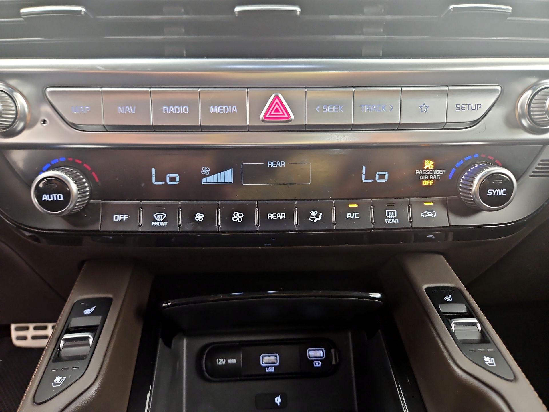 Thumbnail: 2020 Kia Telluride - 16