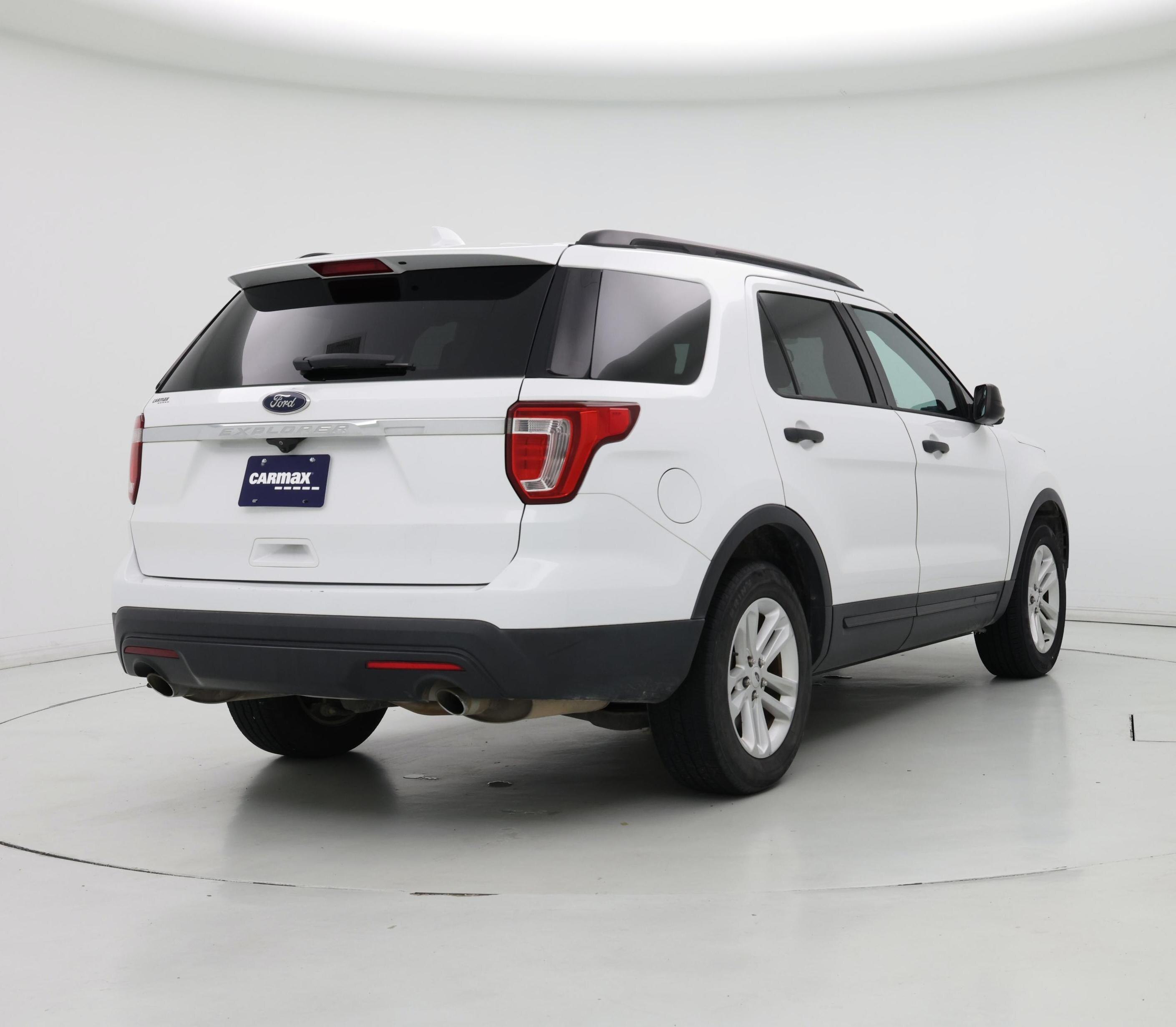 Thumbnail: 2017 Ford Explorer - 8