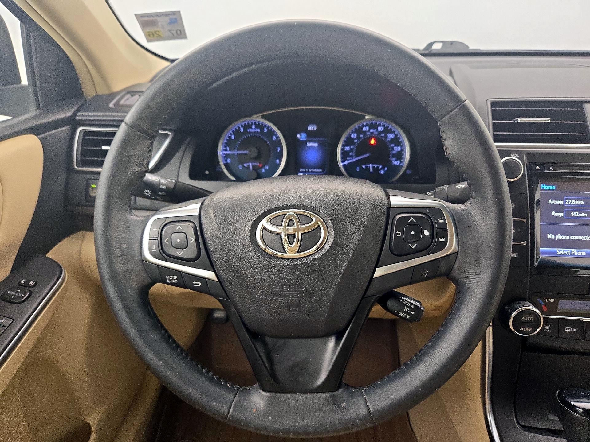 Thumbnail: 2015 Toyota Camry - 10