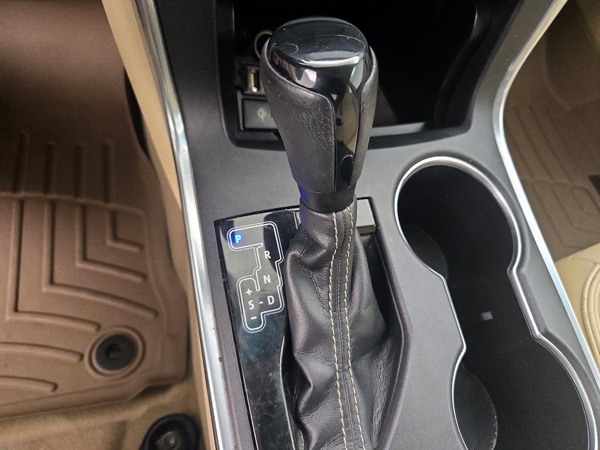 Thumbnail: 2015 Toyota Camry - 17