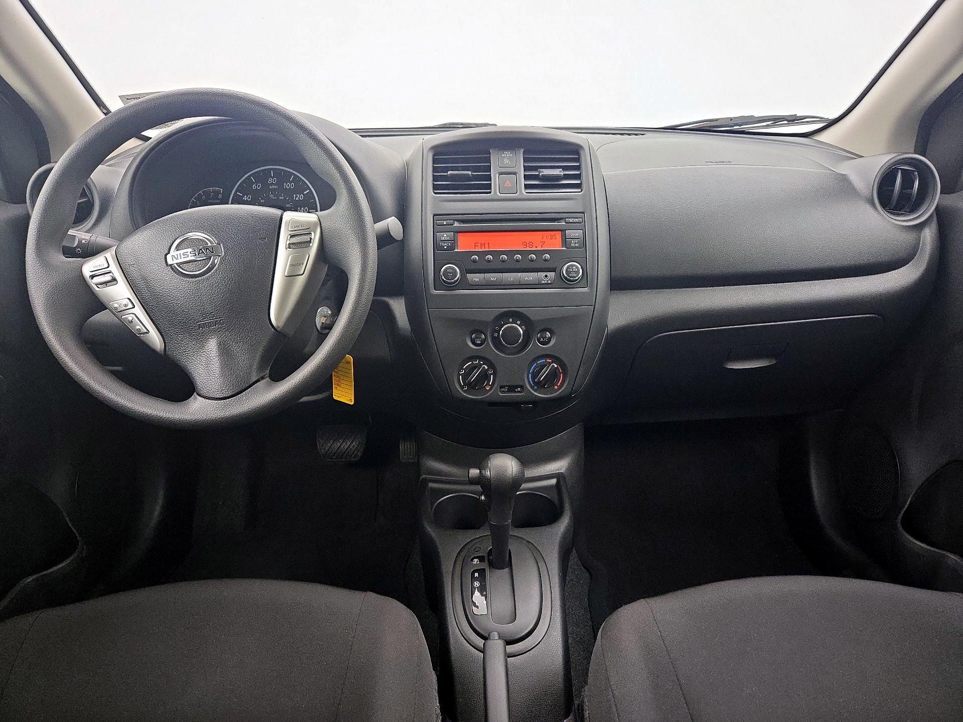 Thumbnail: 2016 Nissan Versa - 9