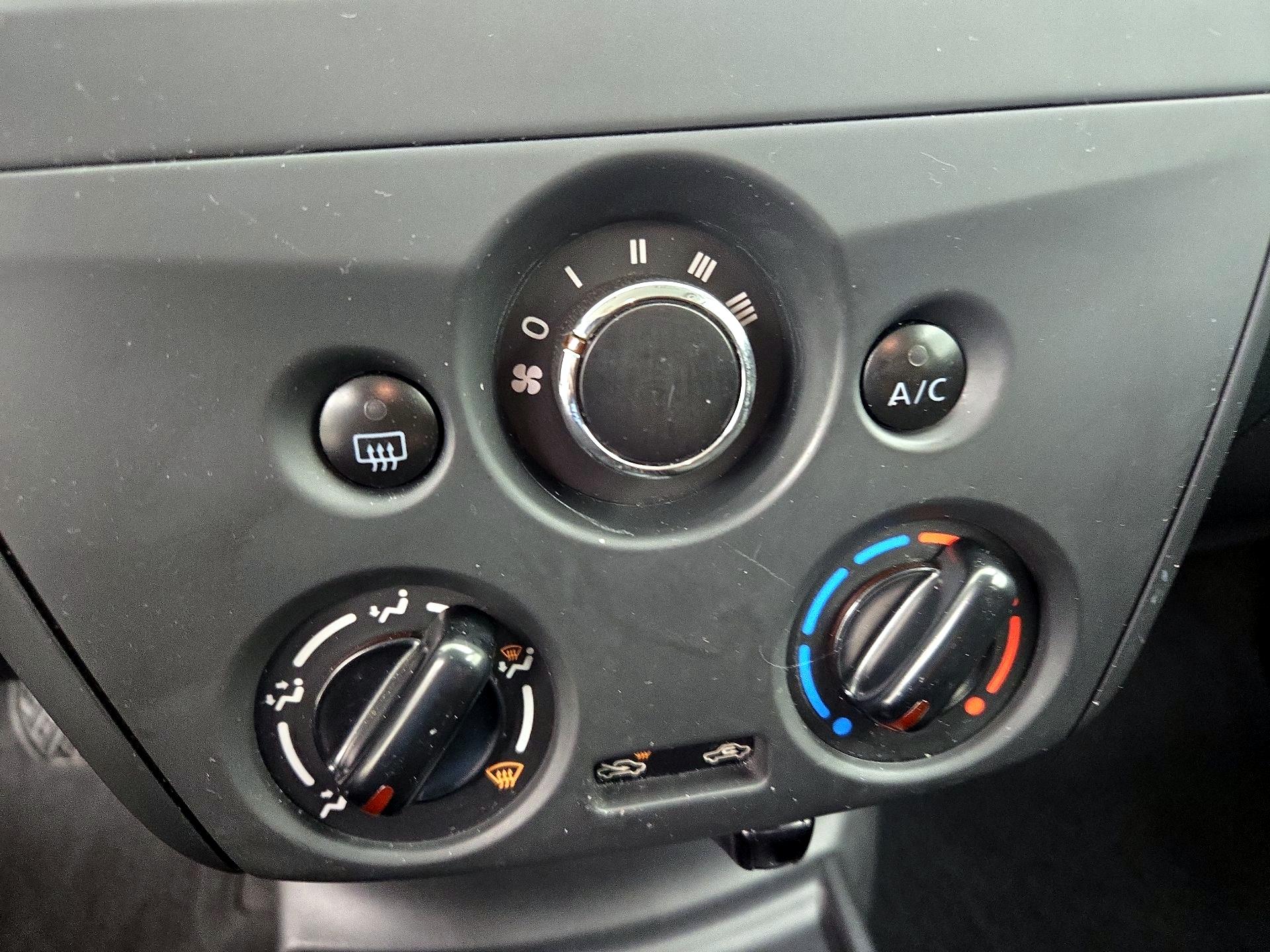 Thumbnail: 2016 Nissan Versa - 15
