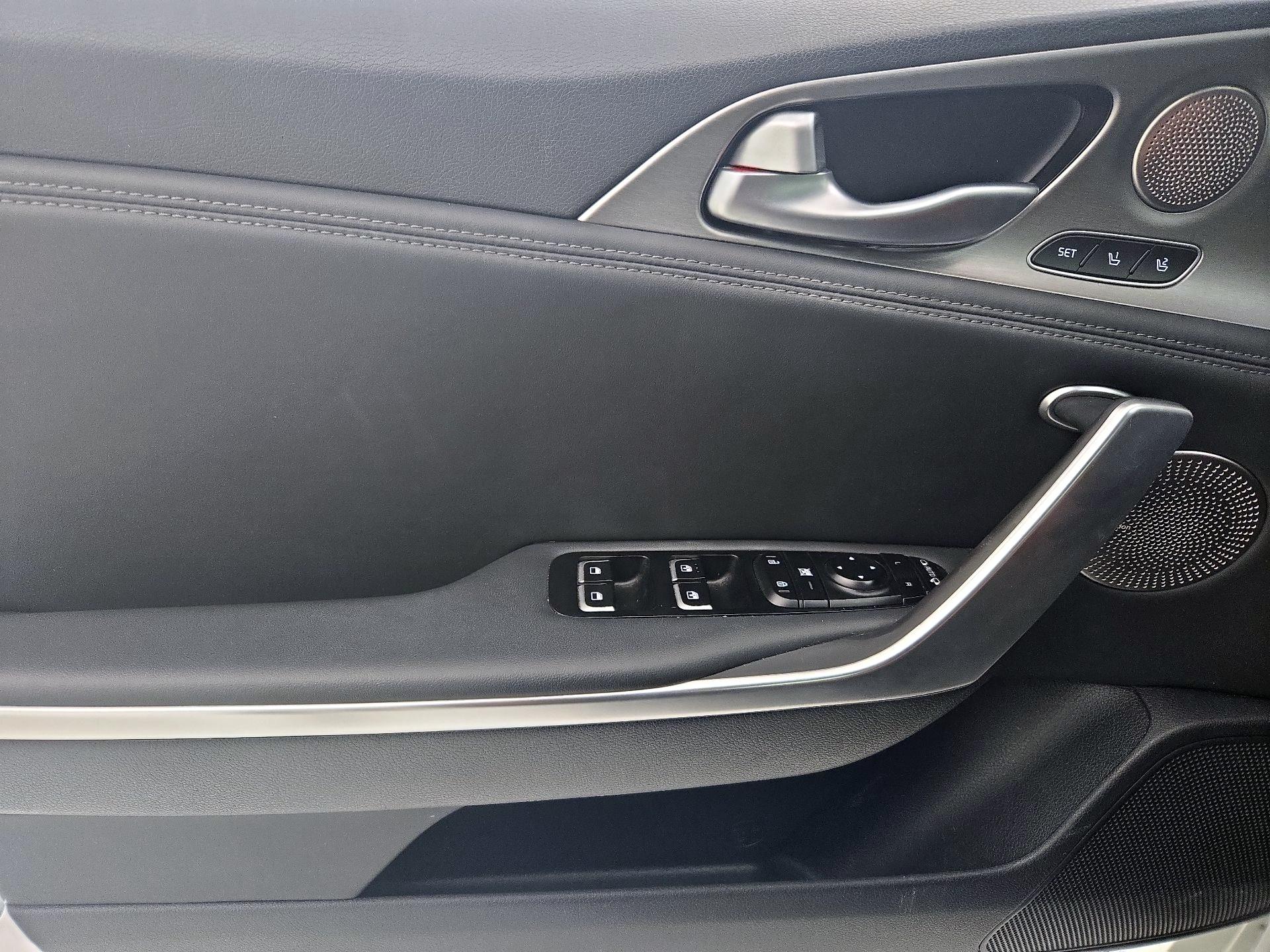 Thumbnail: 2019 Kia Stinger - 12