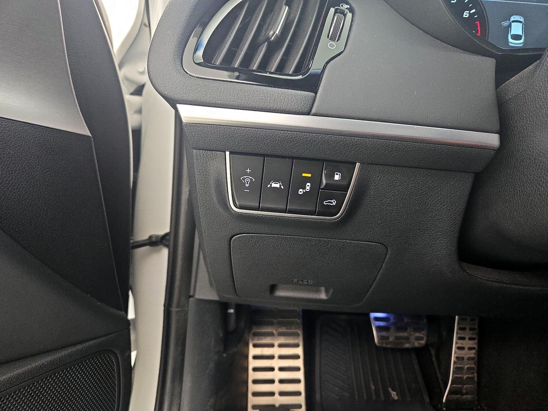 Thumbnail: 2019 Kia Stinger - 13