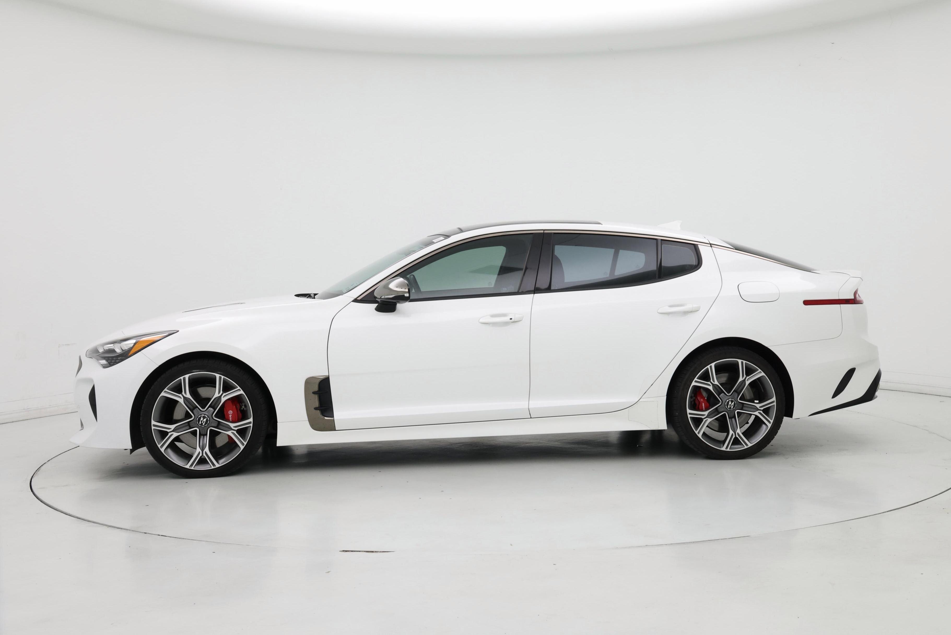 Thumbnail: 2019 Kia Stinger - 3