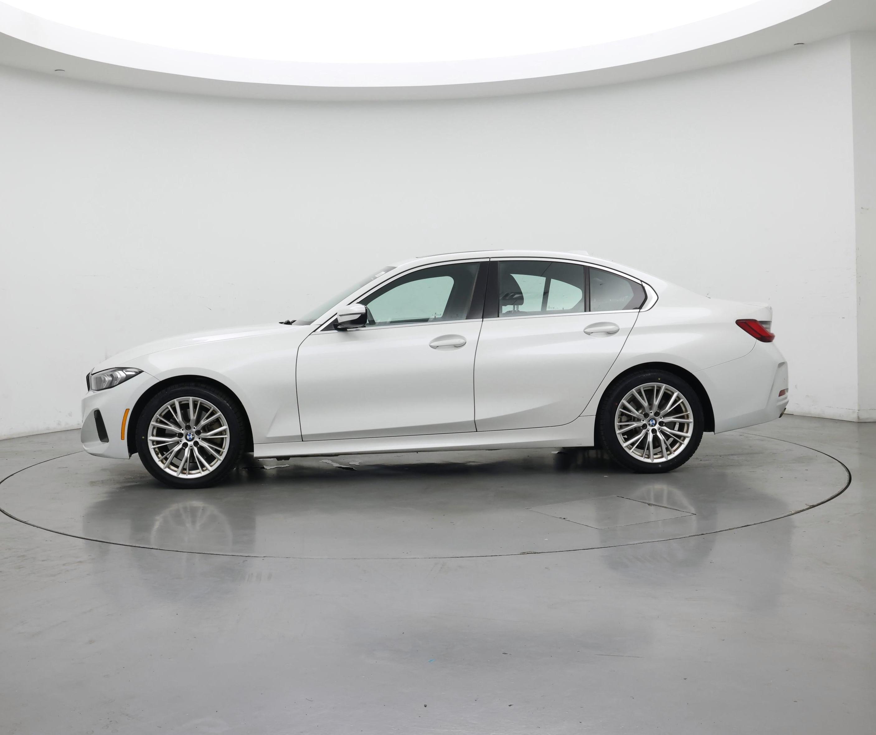 Thumbnail: 2024 BMW 3 Series - 3