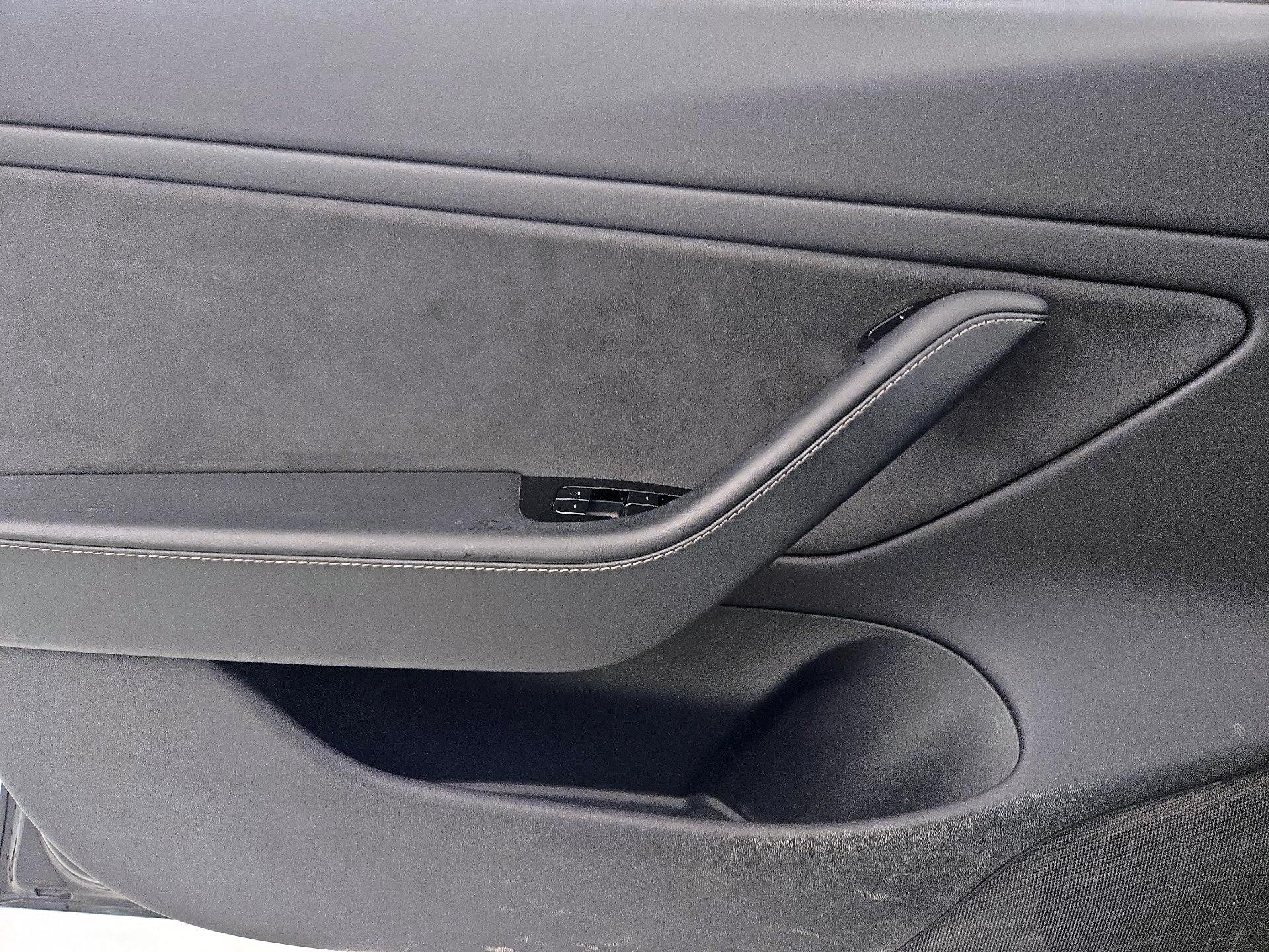Thumbnail: 2019 Tesla Model 3 - 12