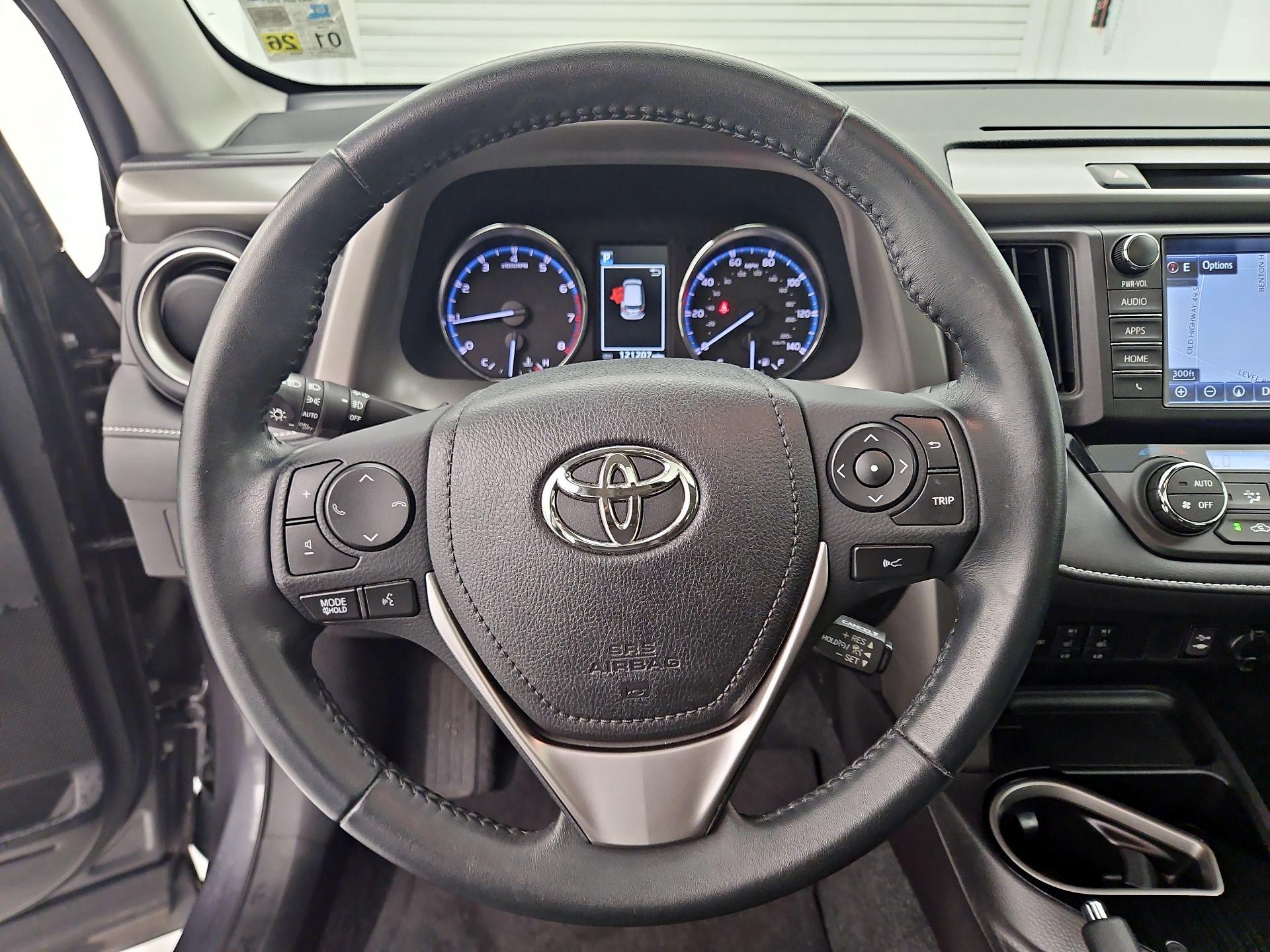 Thumbnail: 2016 Toyota RAV4 - 10