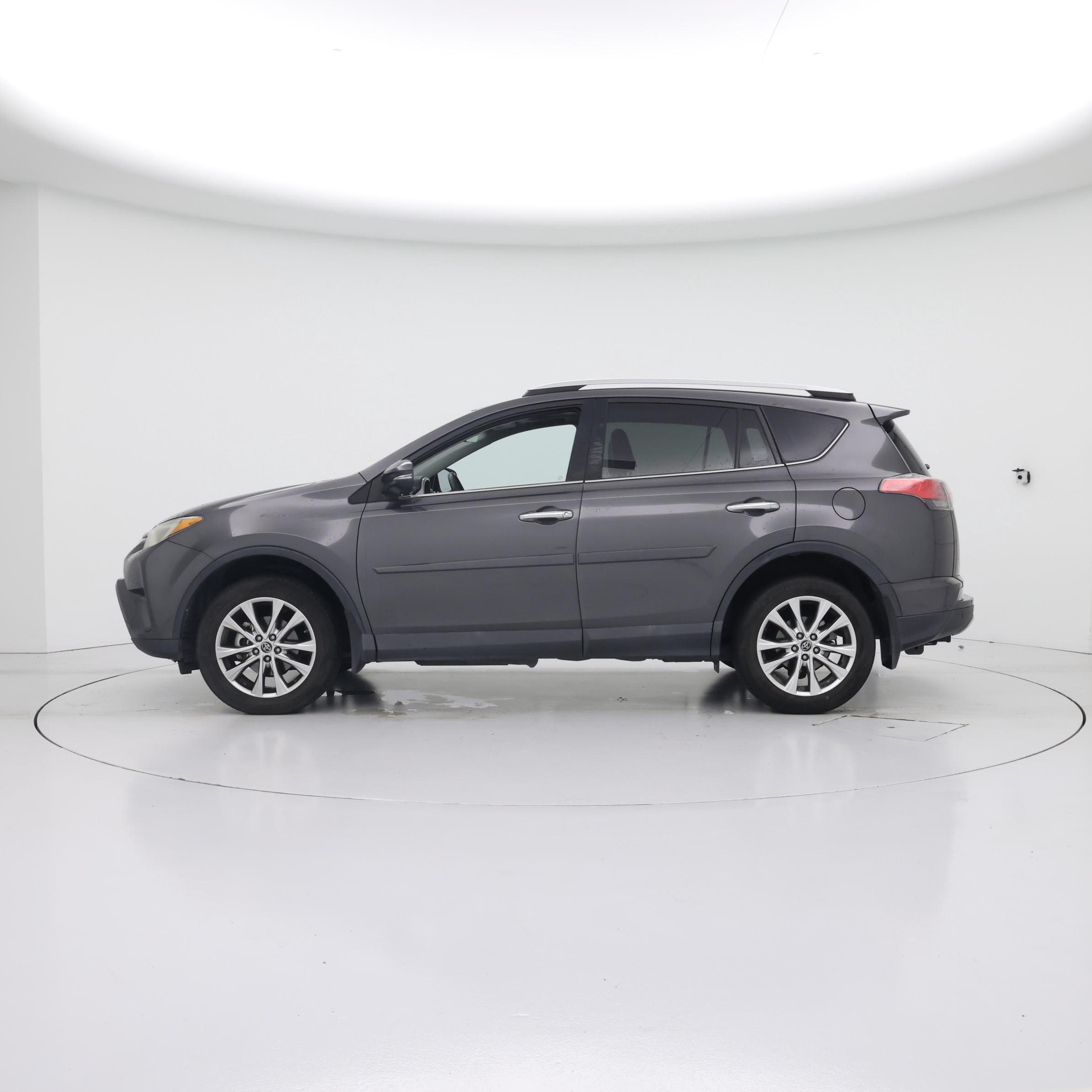 Thumbnail: 2016 Toyota RAV4 - 3