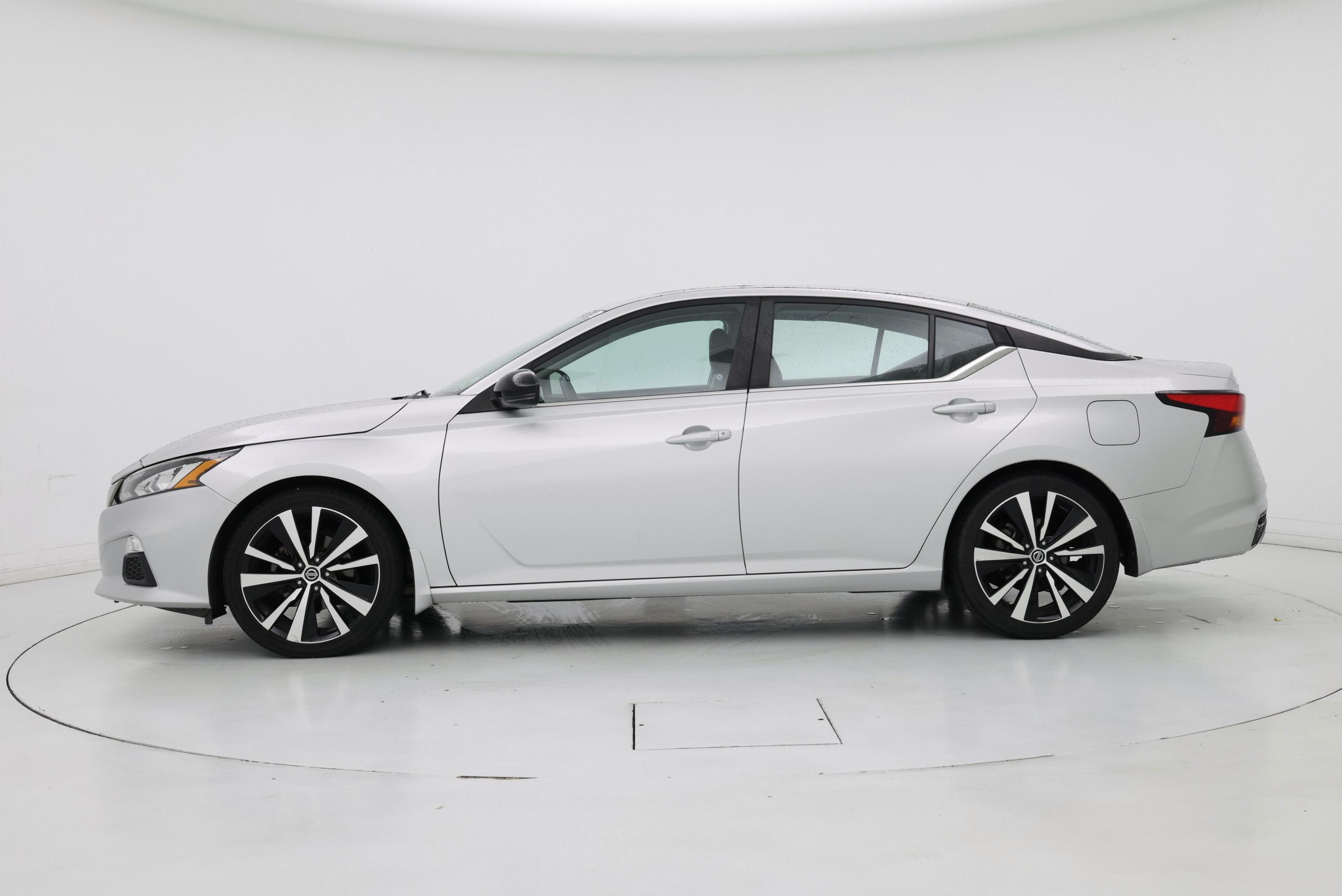 Thumbnail: 2019 Nissan Altima - 3