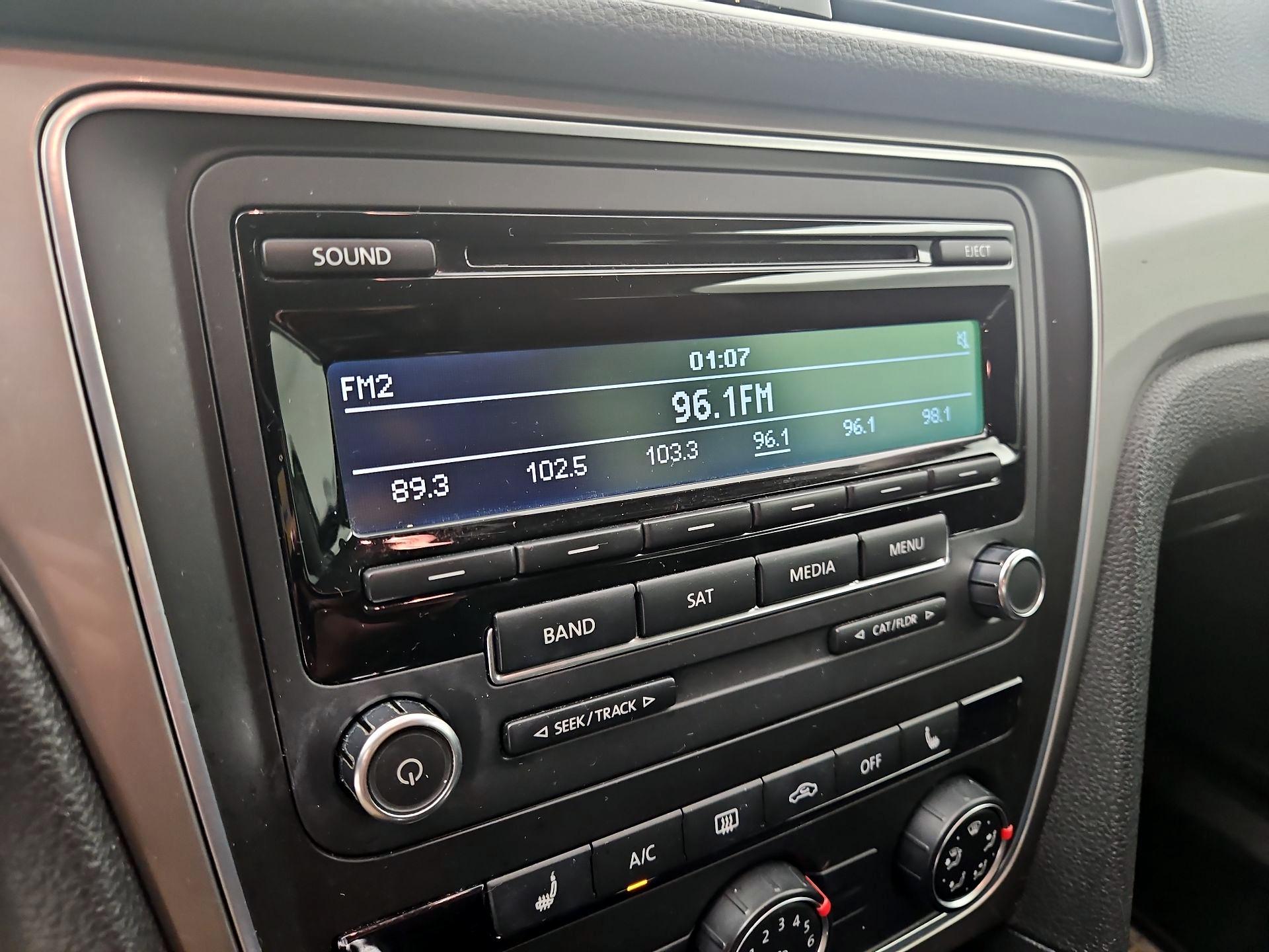 Thumbnail: 2014 Volkswagen Passat - 14