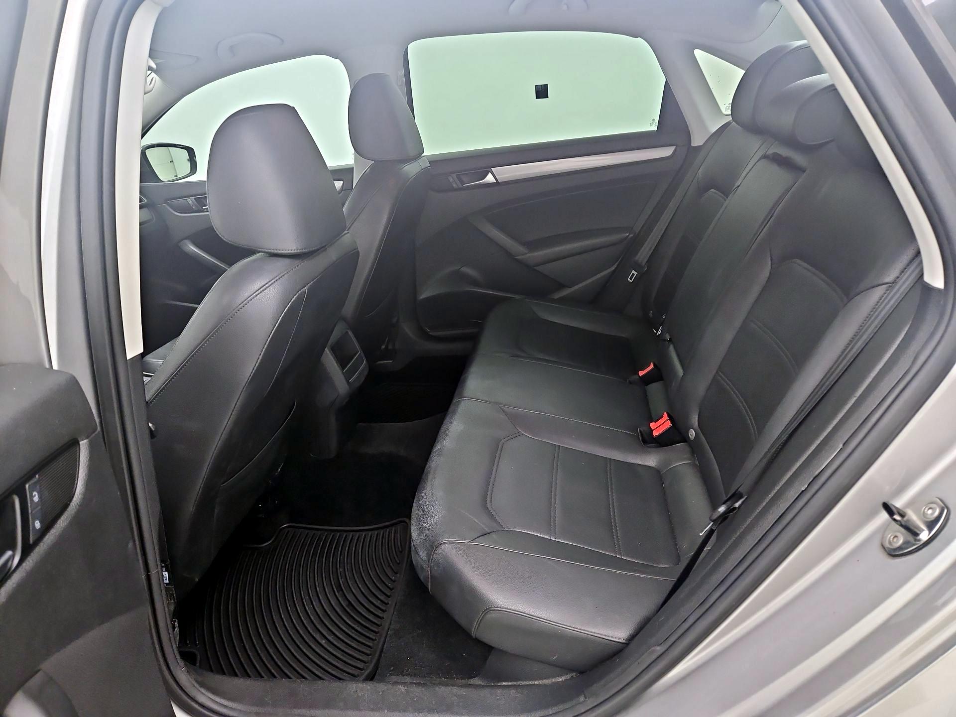 Thumbnail: 2014 Volkswagen Passat - 18