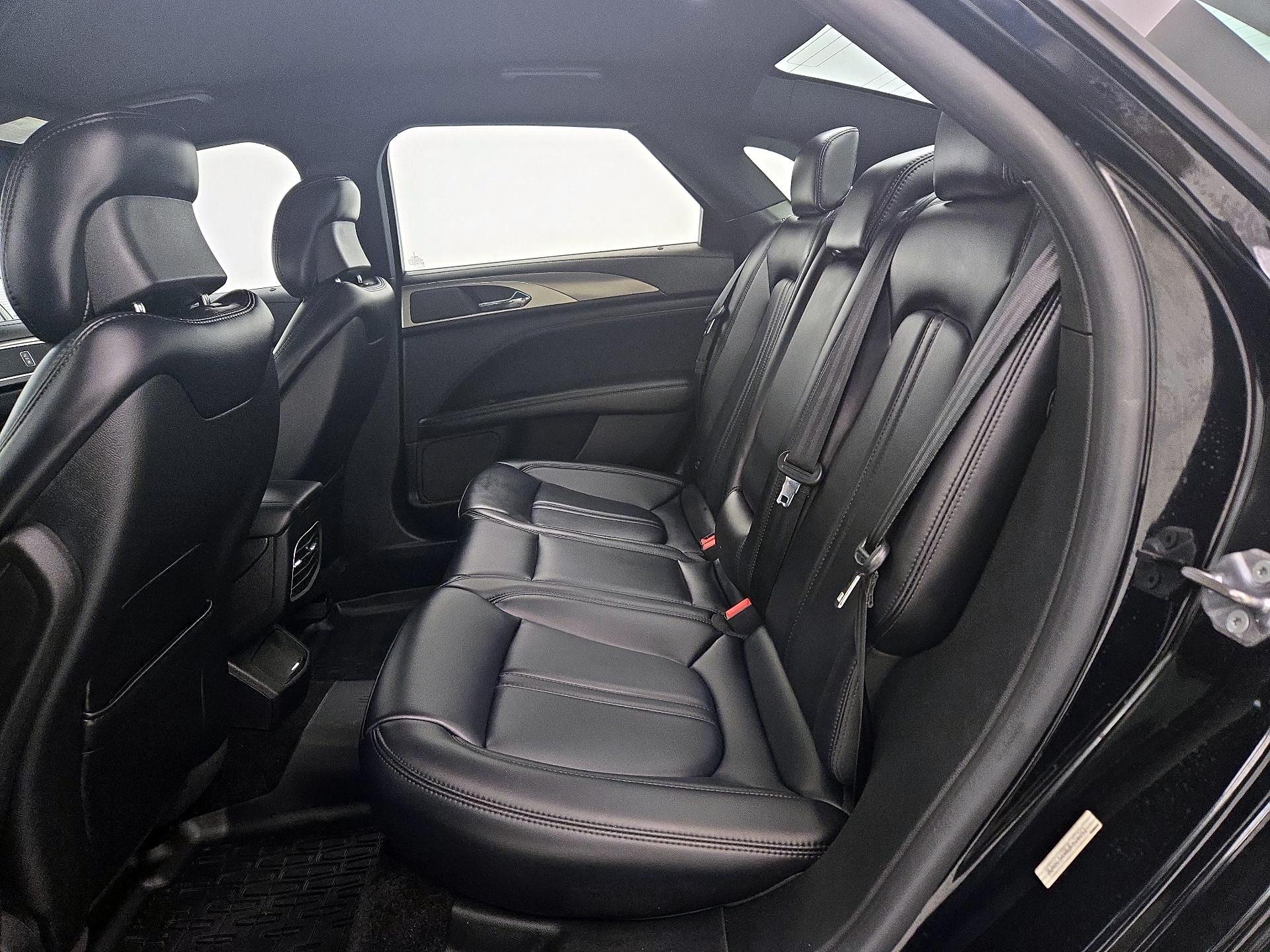 Thumbnail: 2018 Lincoln MKZ - 19