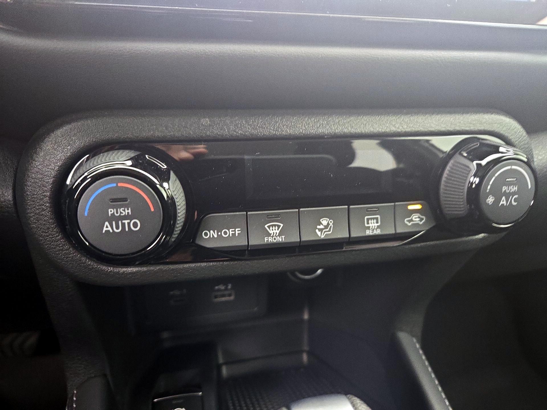 Thumbnail: 2023 Nissan Kicks - 15
