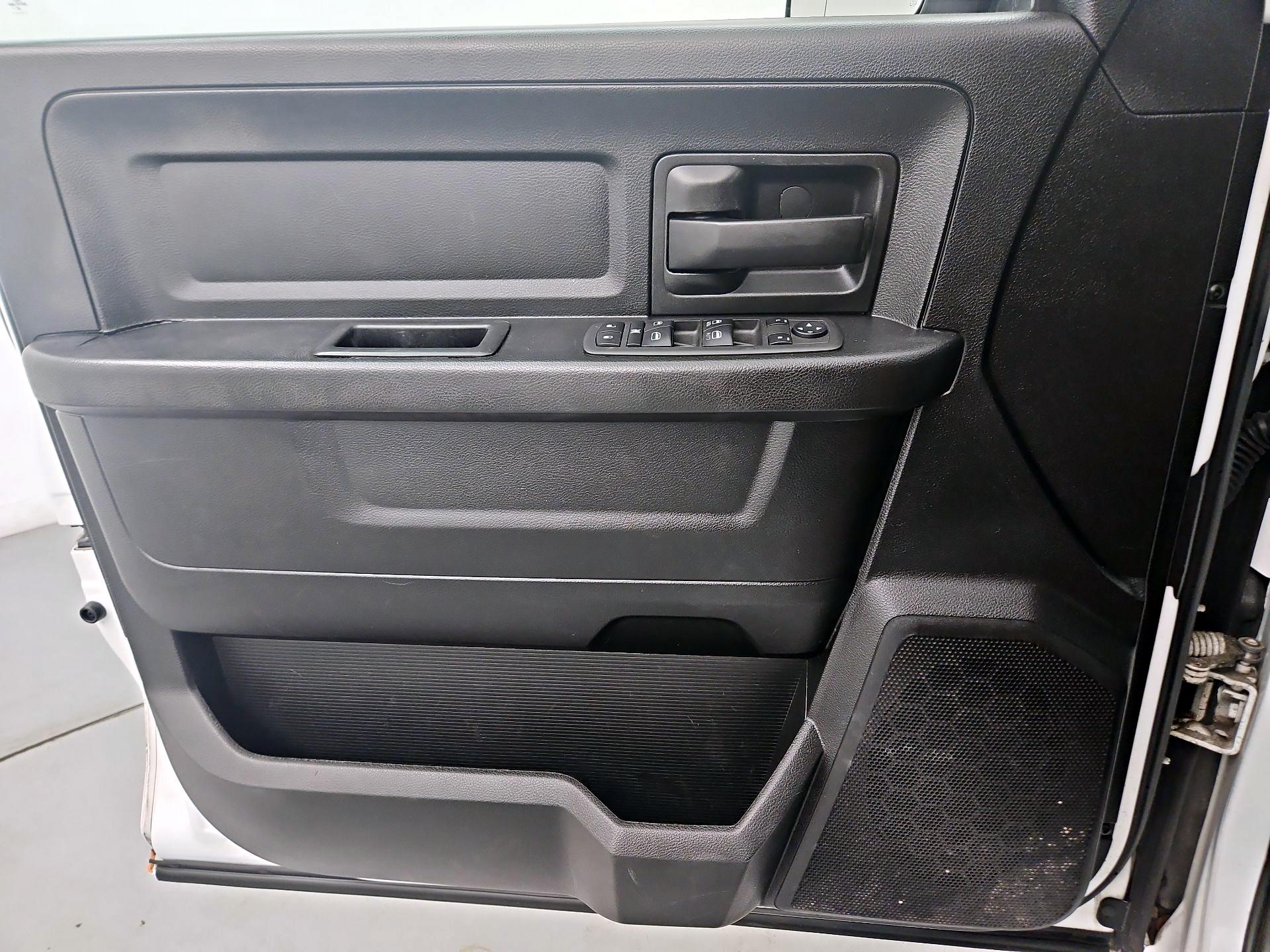 Thumbnail: 2021 RAM 1500 Classic - 12