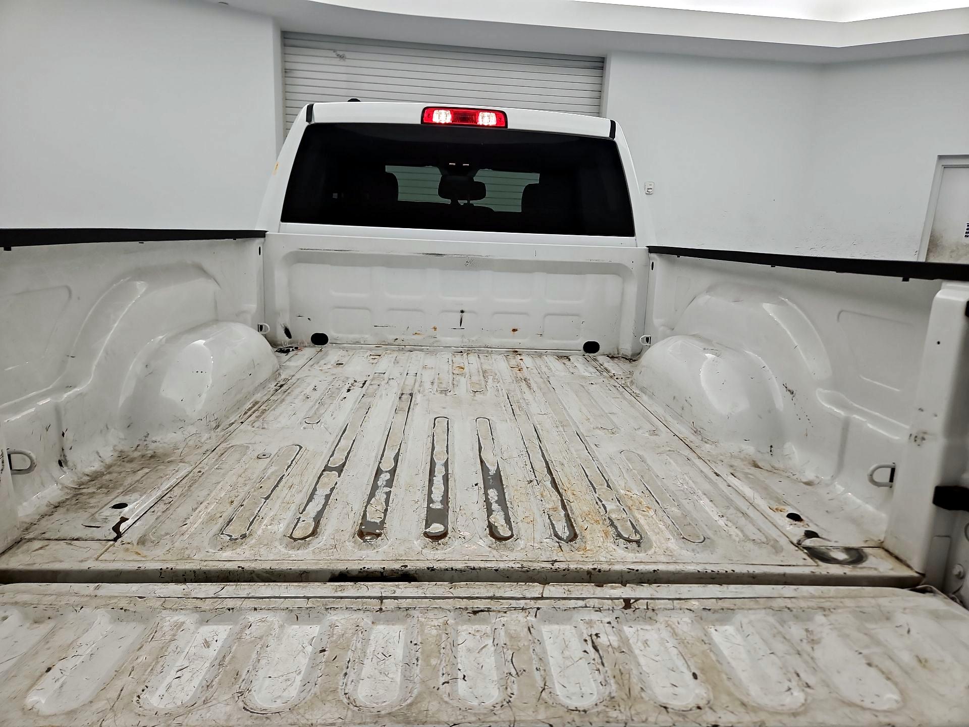 Thumbnail: 2021 RAM 1500 Classic - 17
