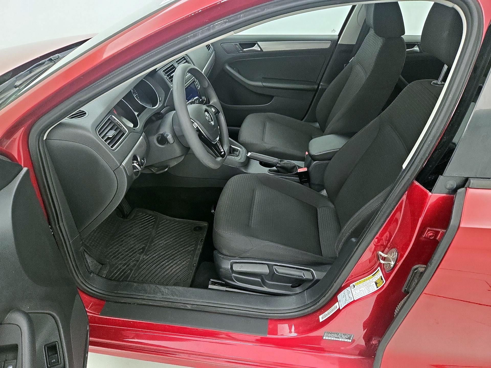 Thumbnail: 2016 Volkswagen Jetta - 11
