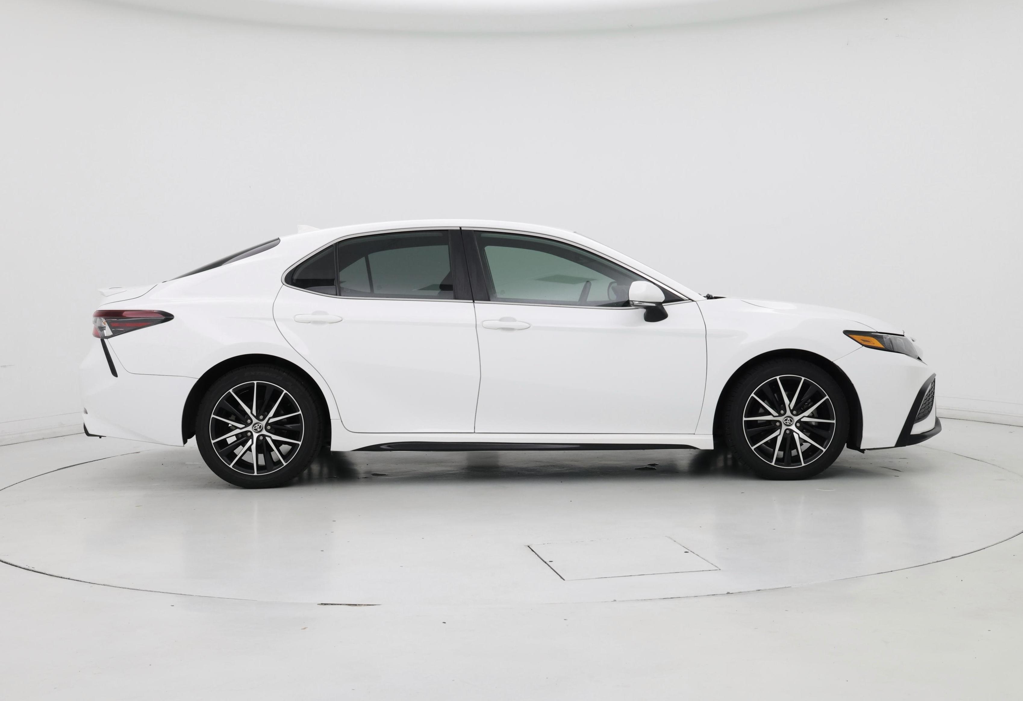 Thumbnail: 2022 Toyota Camry - 7