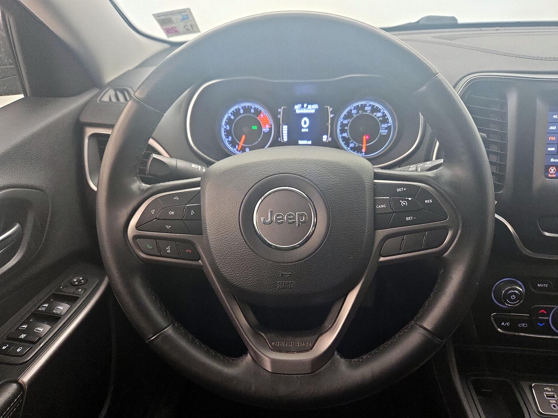 Thumbnail: 2019 Jeep Cherokee - 10