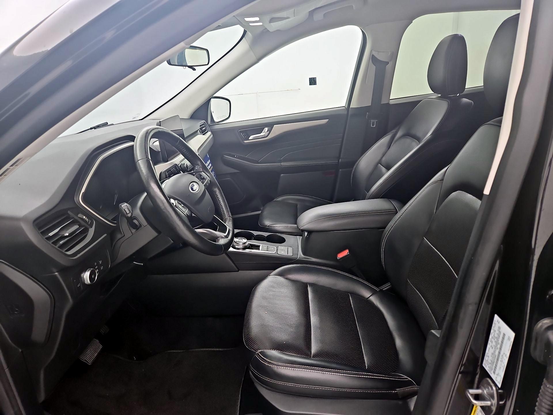 Thumbnail: 2021 Ford Escape - 11