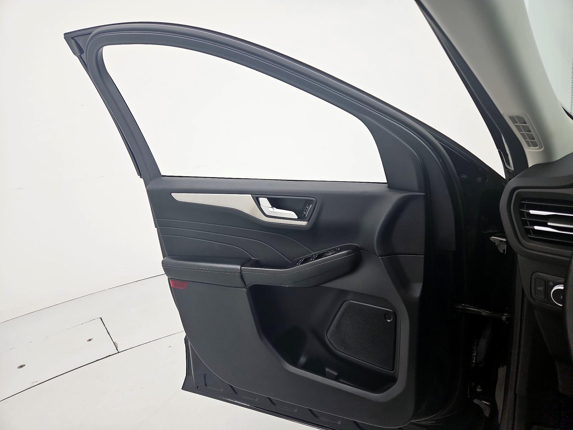 Thumbnail: 2021 Ford Escape - 12