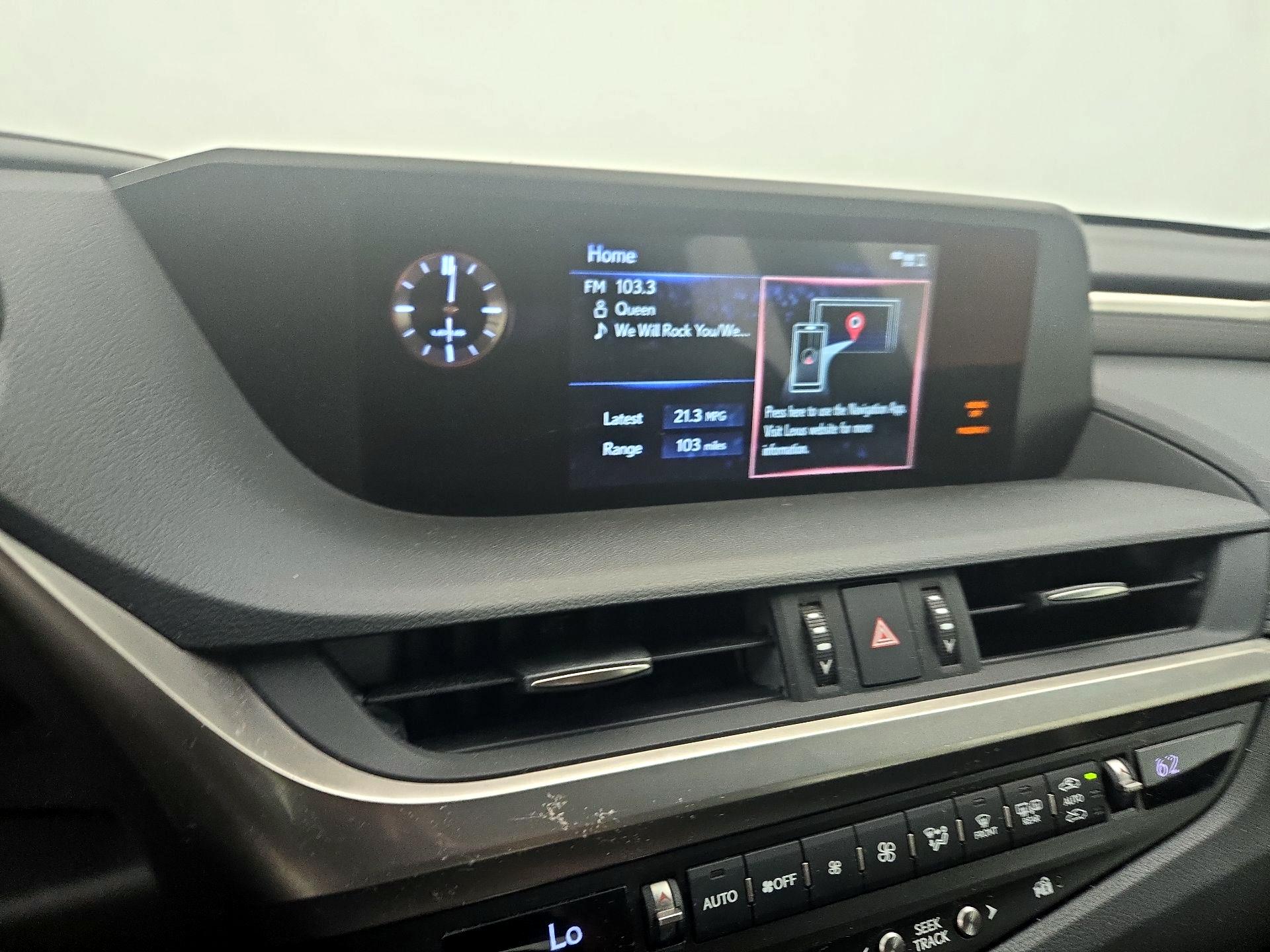 Thumbnail: 2021 Lexus ES - 15