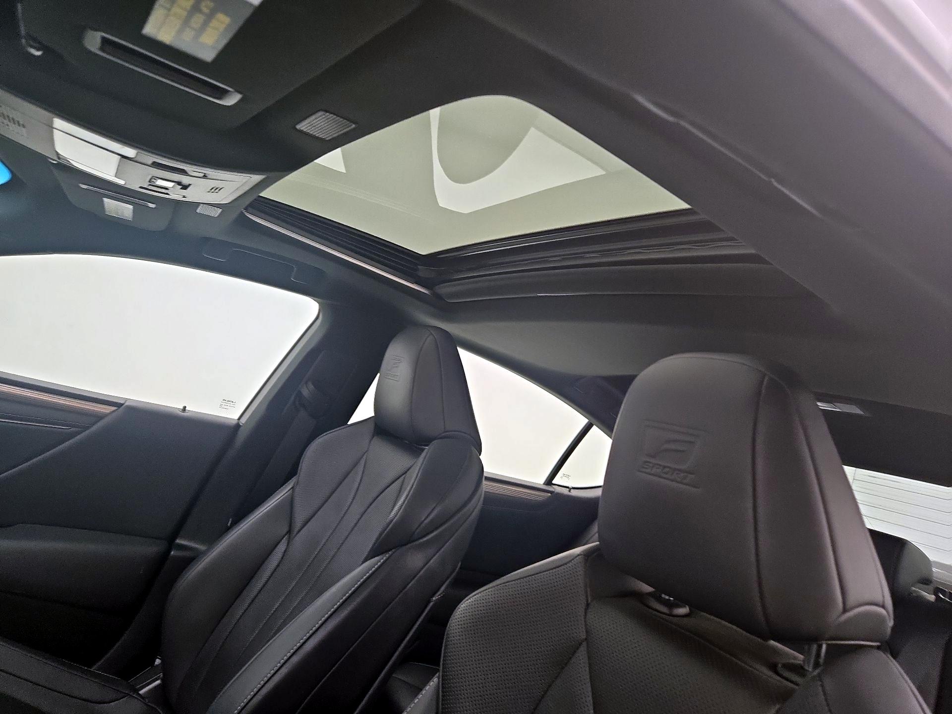 Thumbnail: 2021 Lexus ES - 19