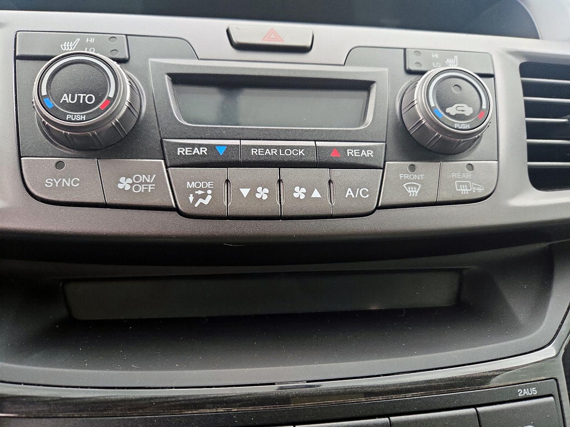 Thumbnail: 2013 Honda Odyssey - 16