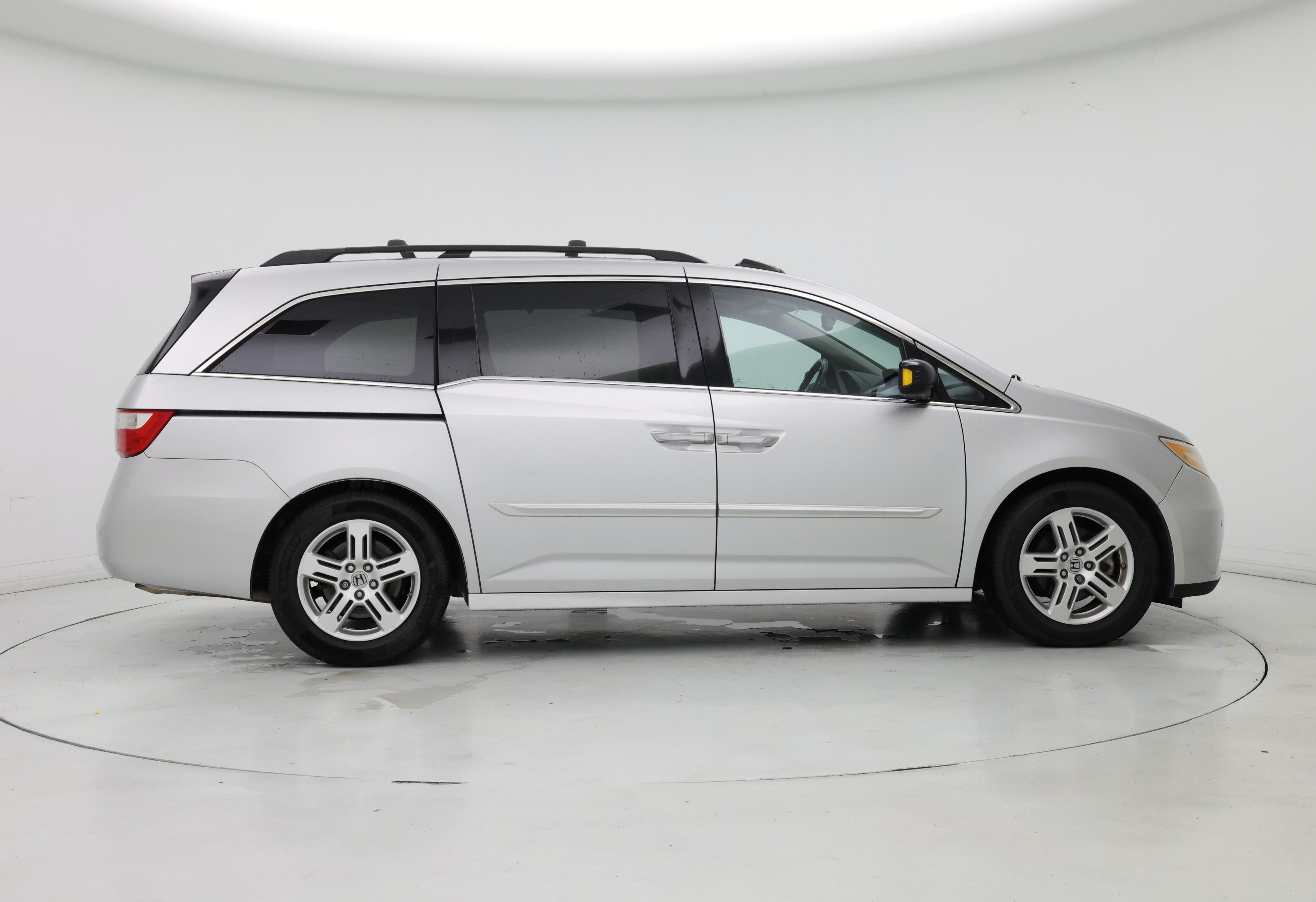 Thumbnail: 2013 Honda Odyssey - 7