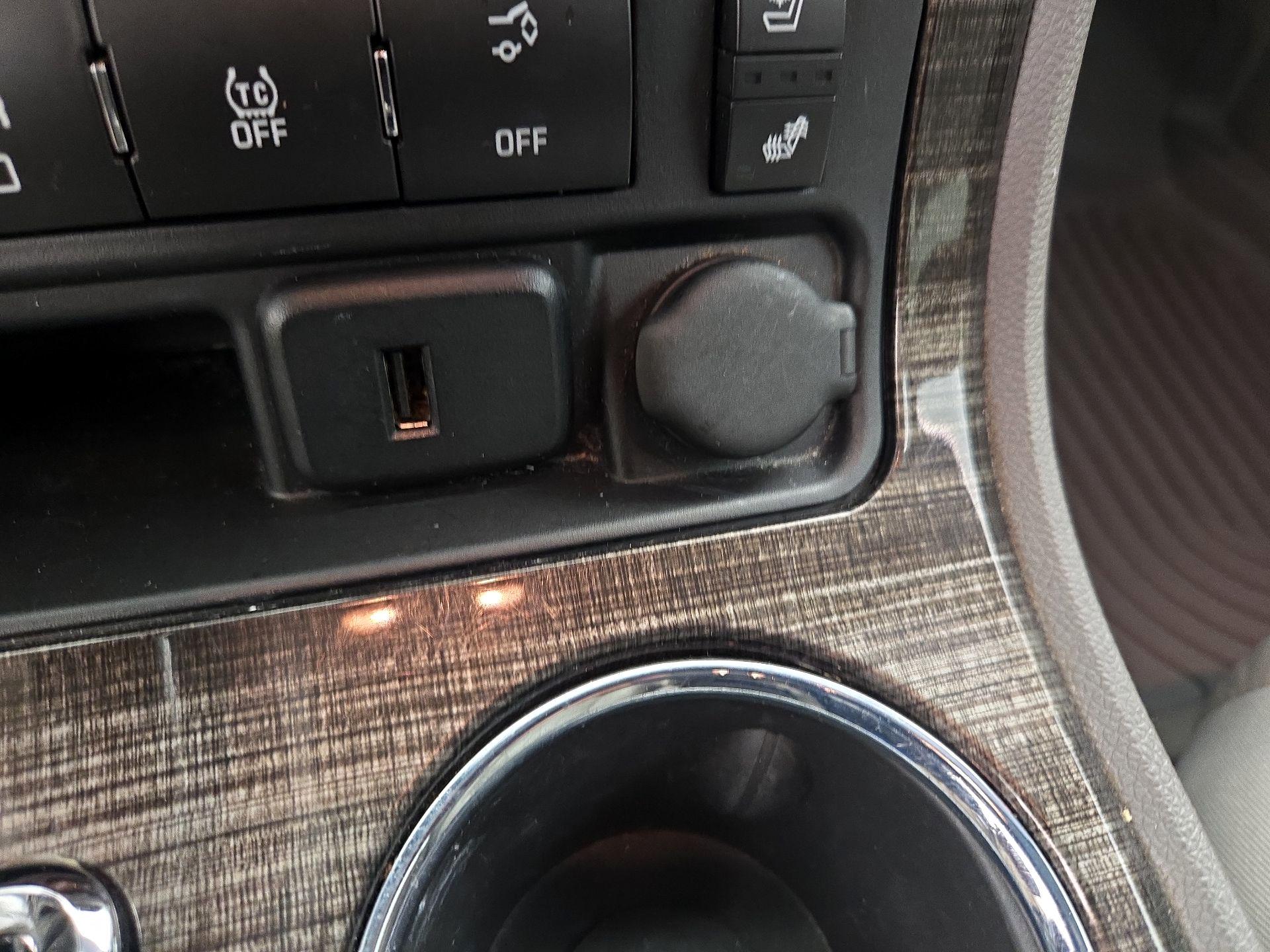 Thumbnail: 2015 GMC Acadia - 18