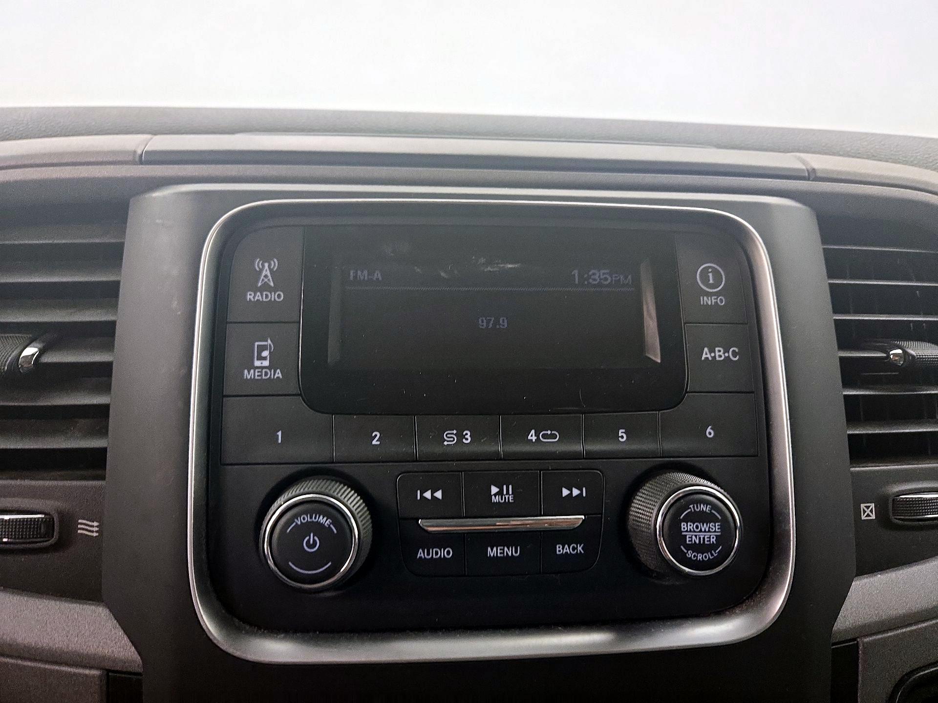 Thumbnail: 2019 RAM 1500 Classic - 15