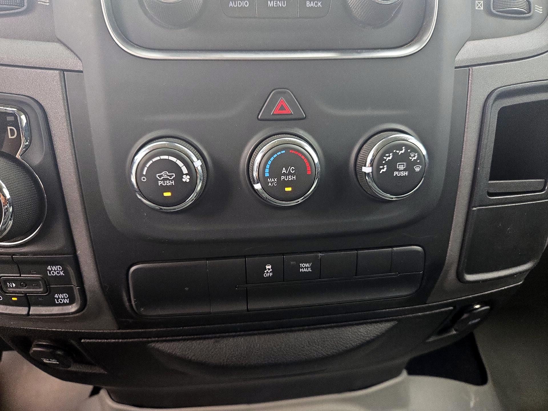 Thumbnail: 2019 RAM 1500 Classic - 16