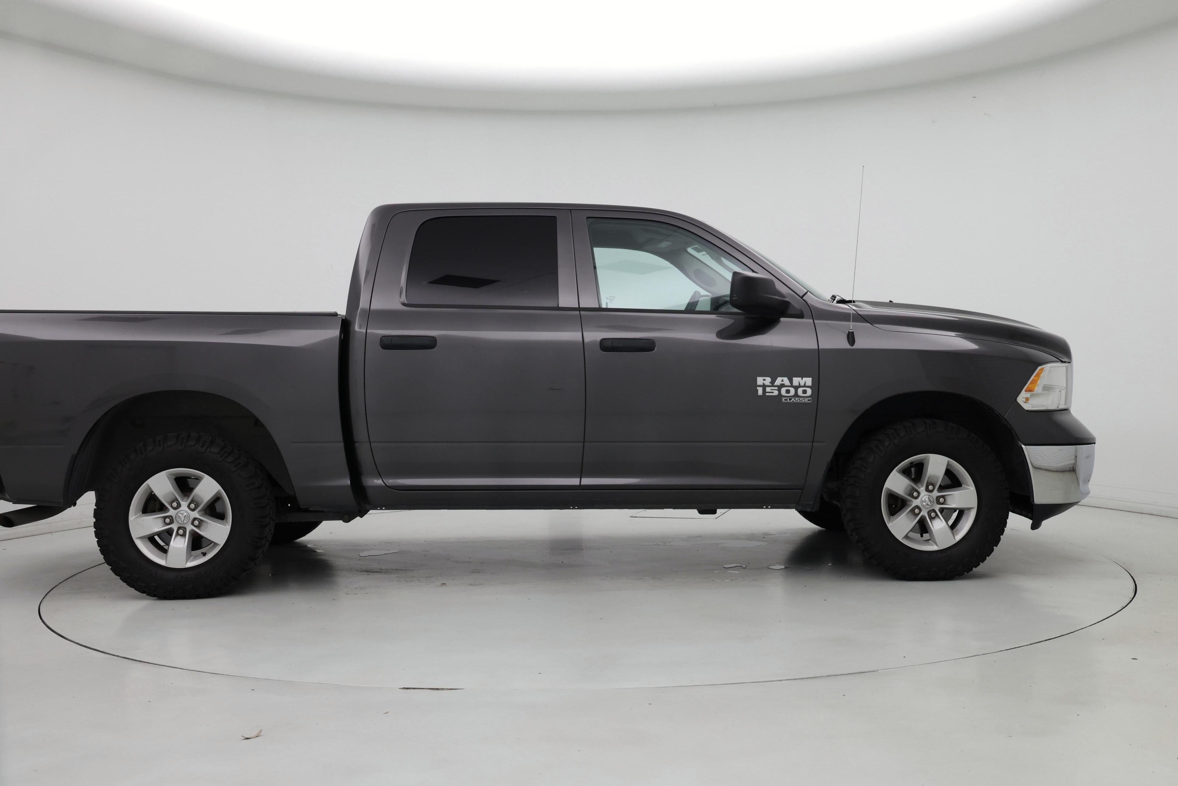 Thumbnail: 2019 RAM 1500 Classic - 7