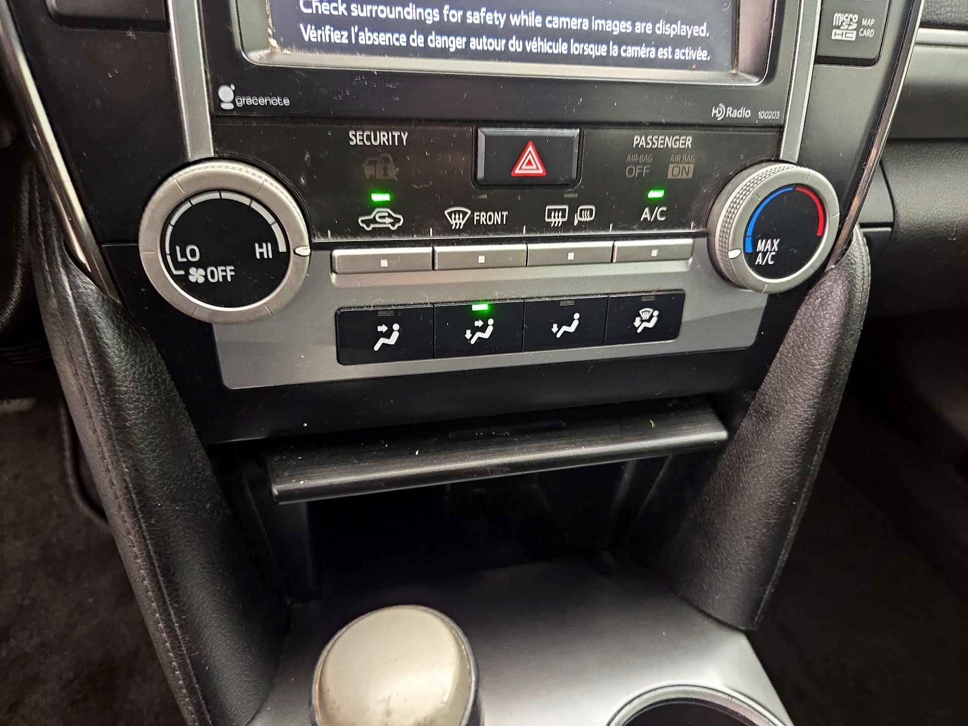 Thumbnail: 2014 Toyota Camry - 16