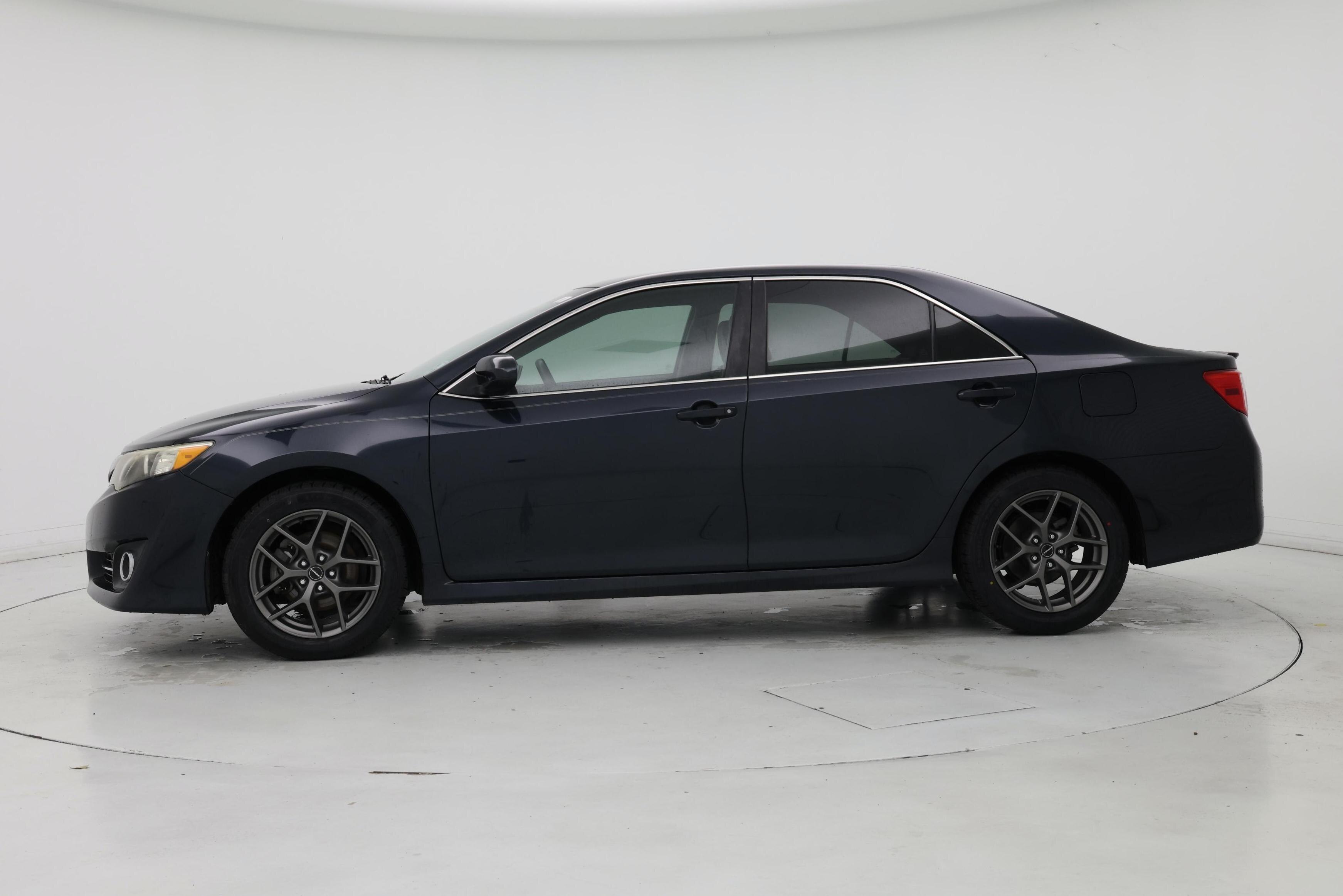 Thumbnail: 2014 Toyota Camry - 3