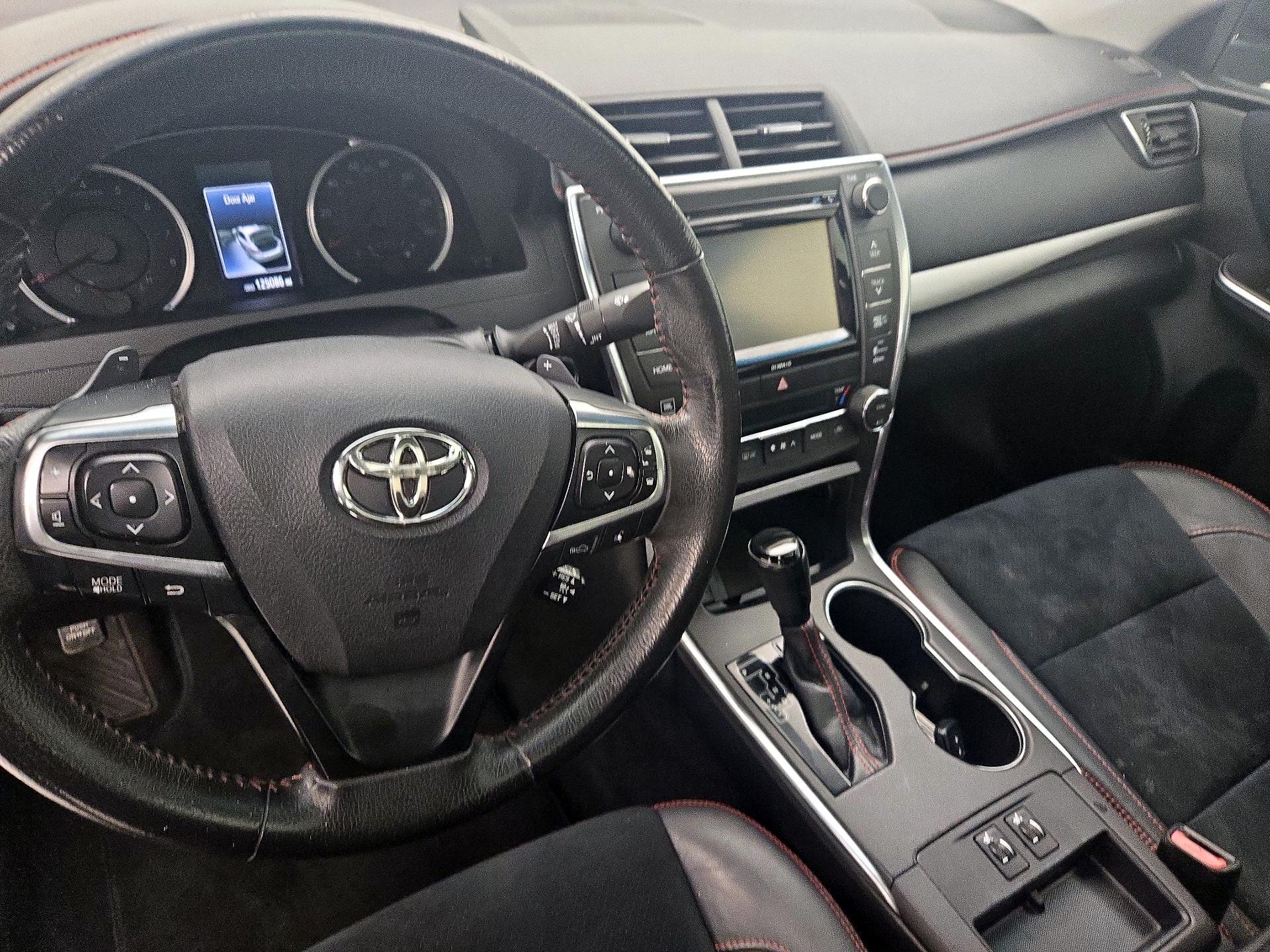 Thumbnail: 2017 Toyota Camry - 9