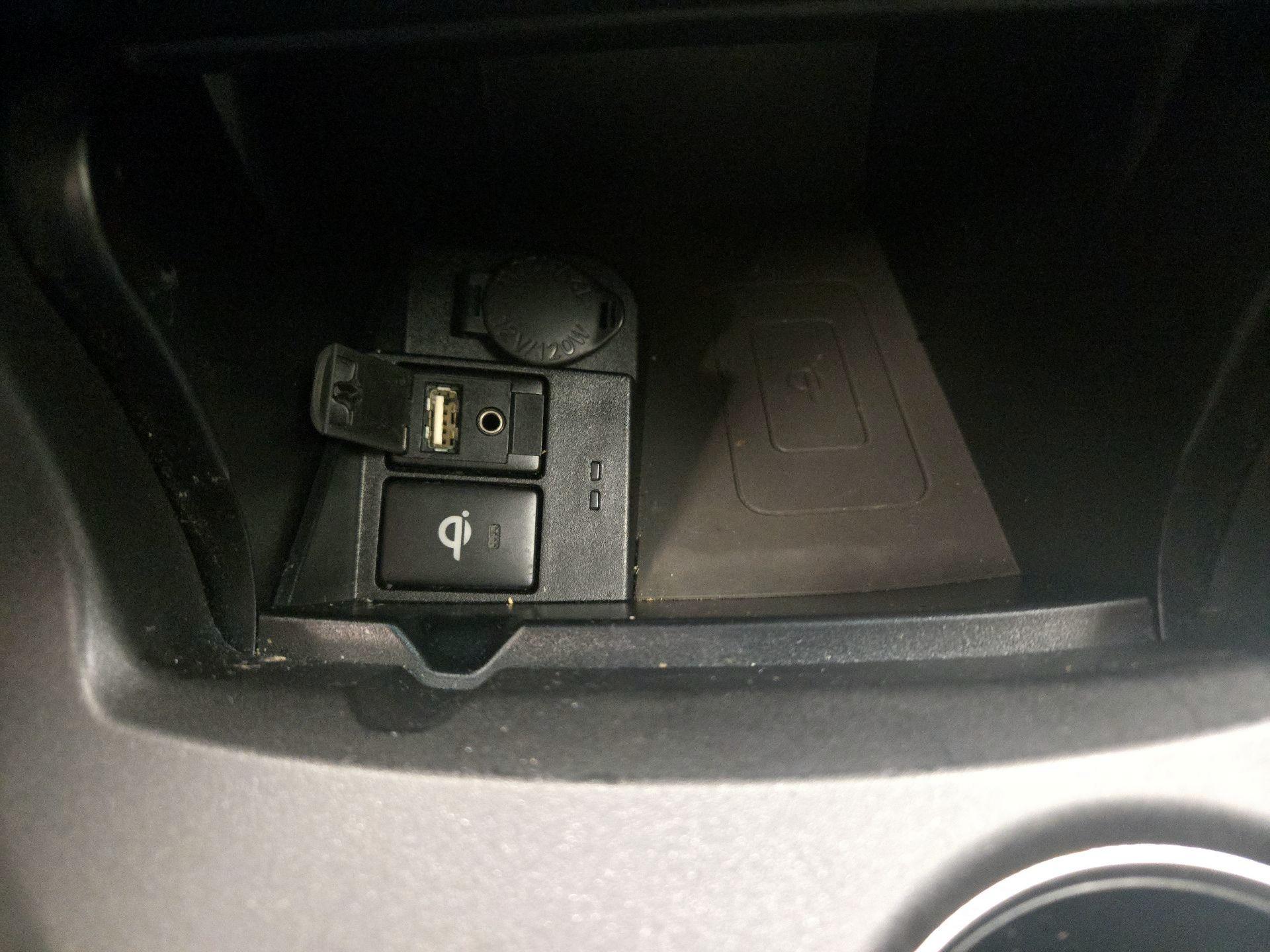 Thumbnail: 2017 Toyota Camry - 18