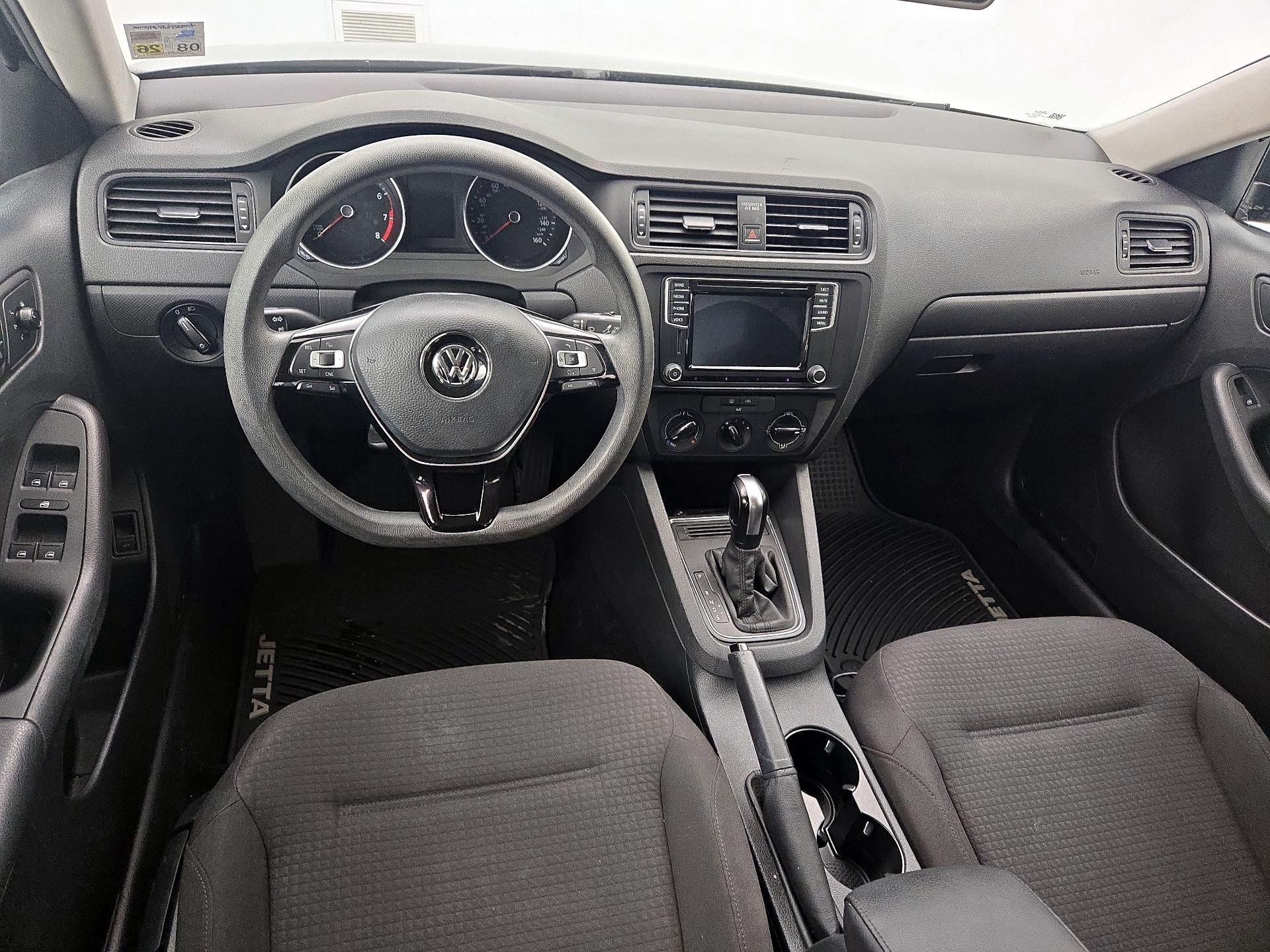 Thumbnail: 2016 Volkswagen Jetta - 9