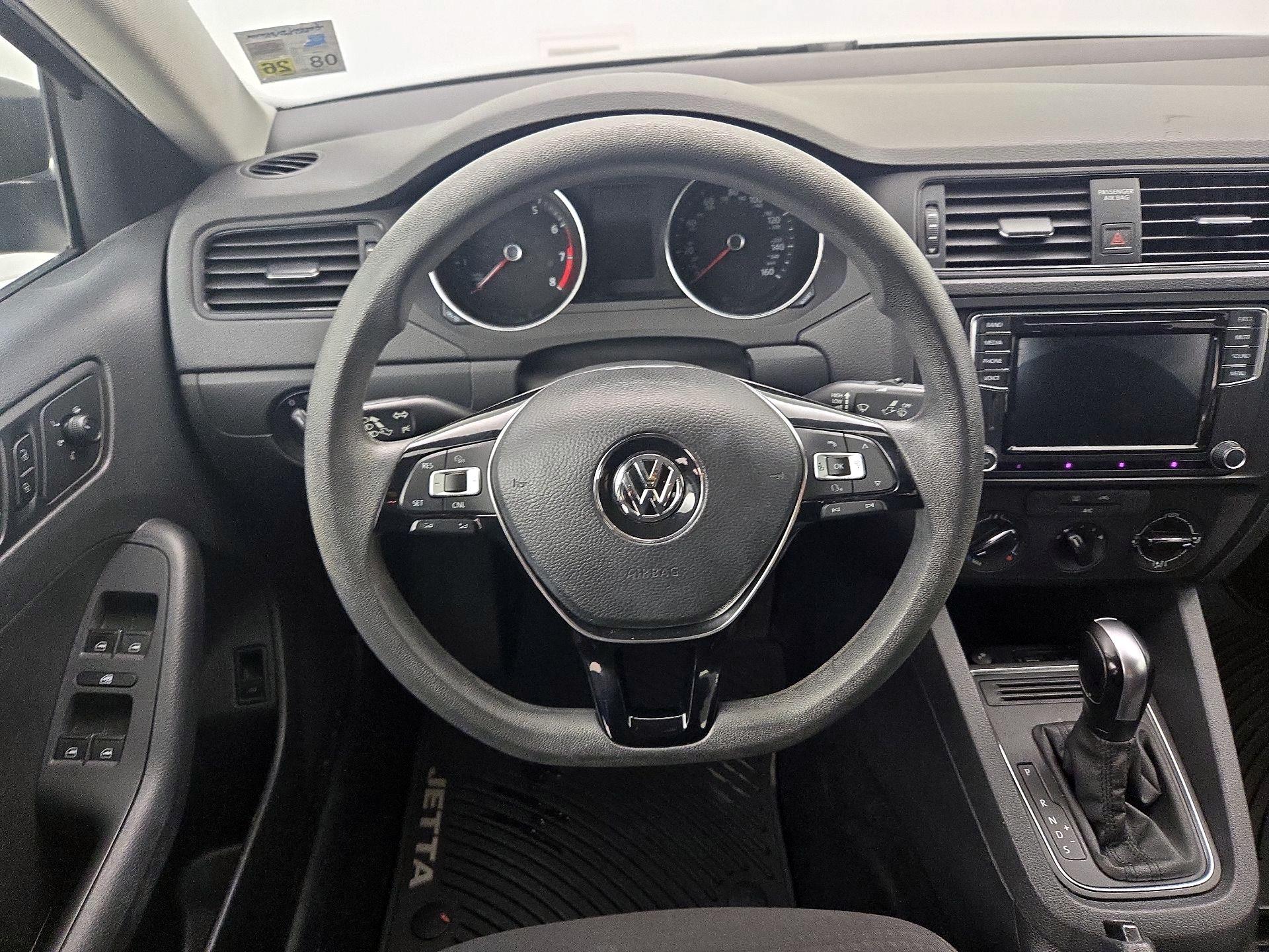 Thumbnail: 2016 Volkswagen Jetta - 10