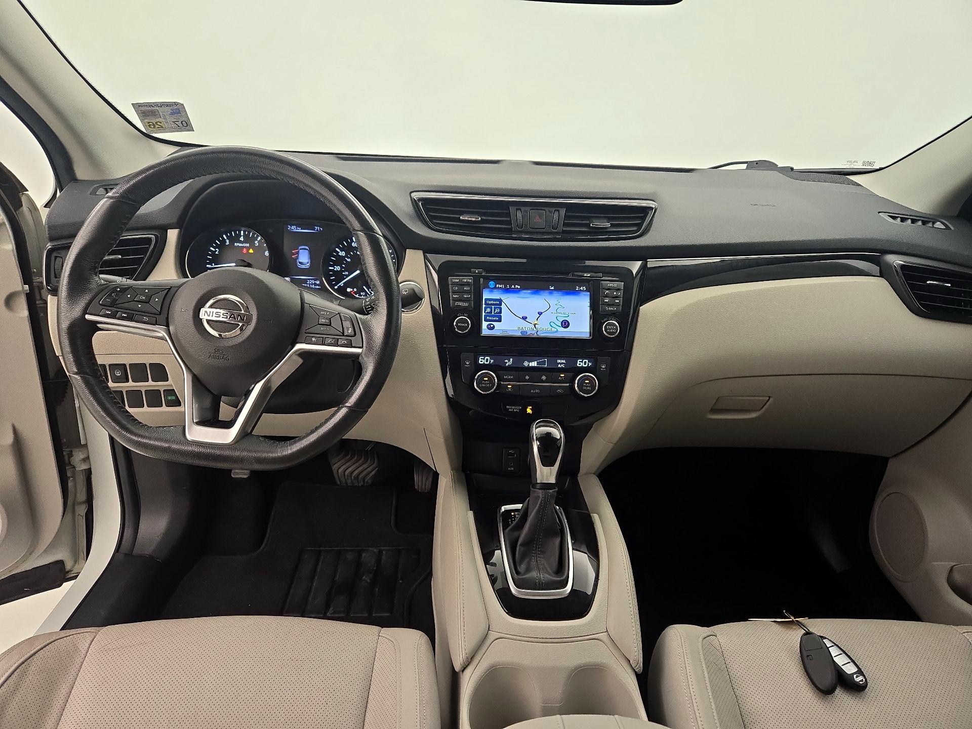 Thumbnail: 2017 Nissan Rogue Sport - 9