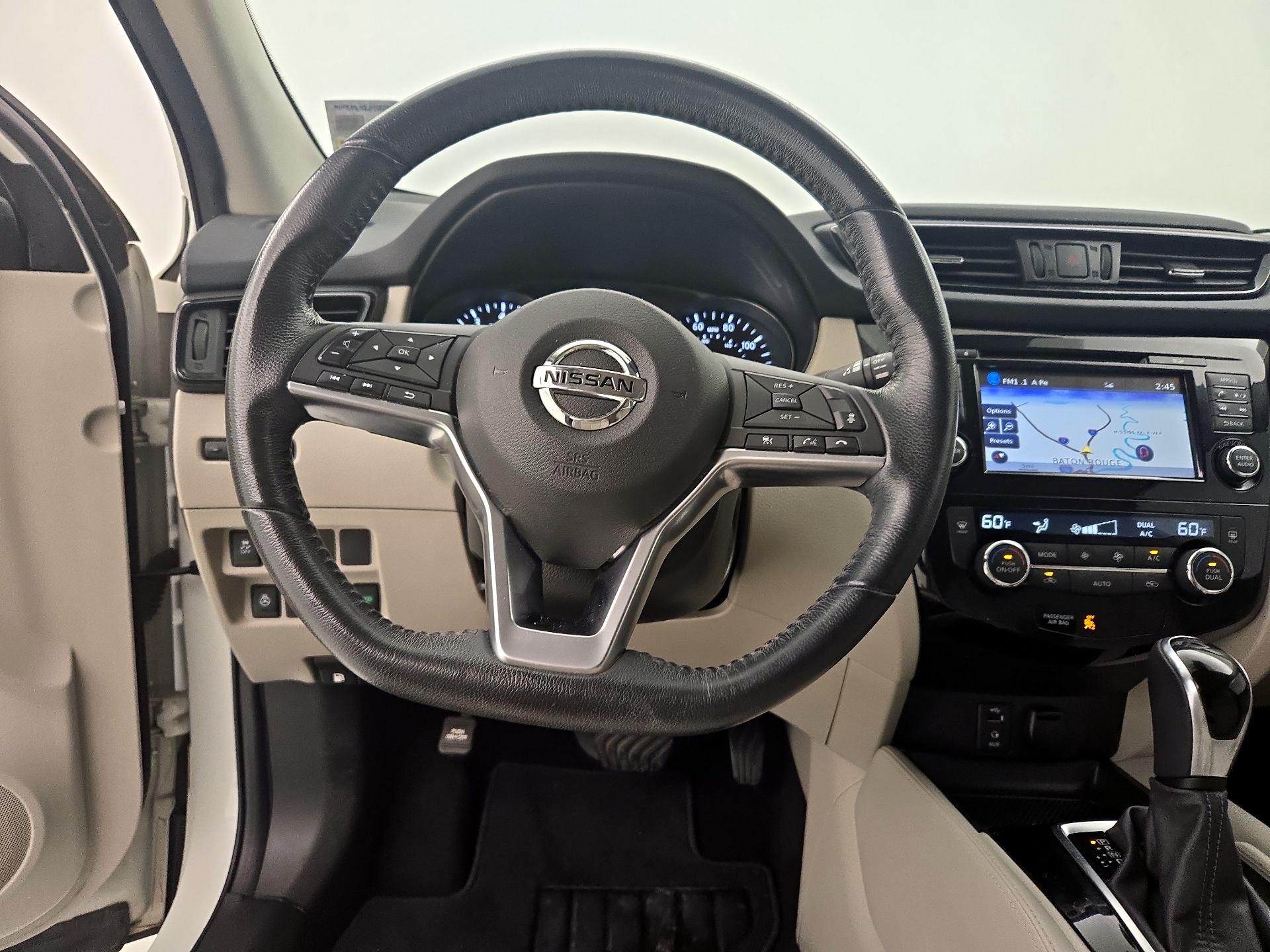 Thumbnail: 2017 Nissan Rogue Sport - 10