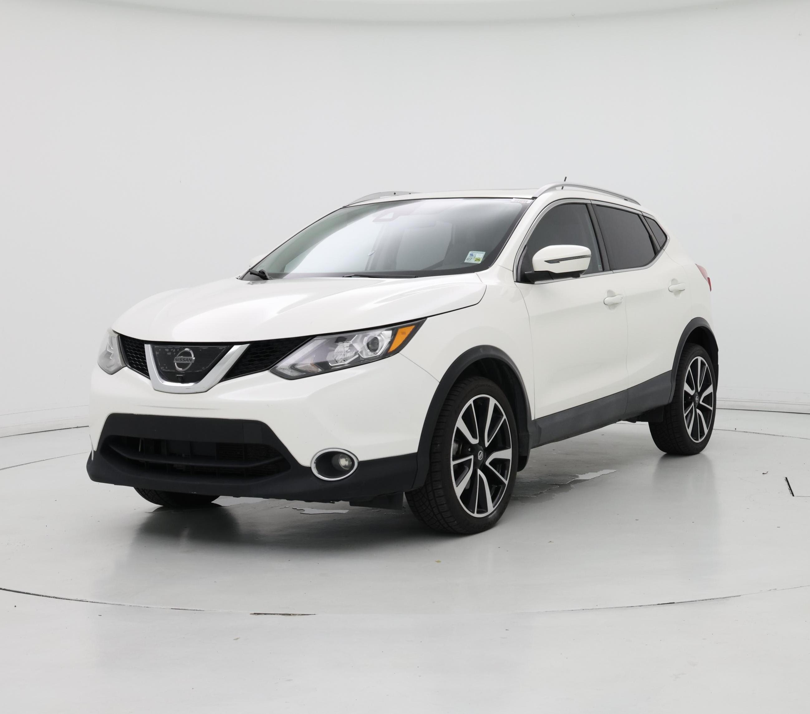 Thumbnail: 2017 Nissan Rogue Sport - 4