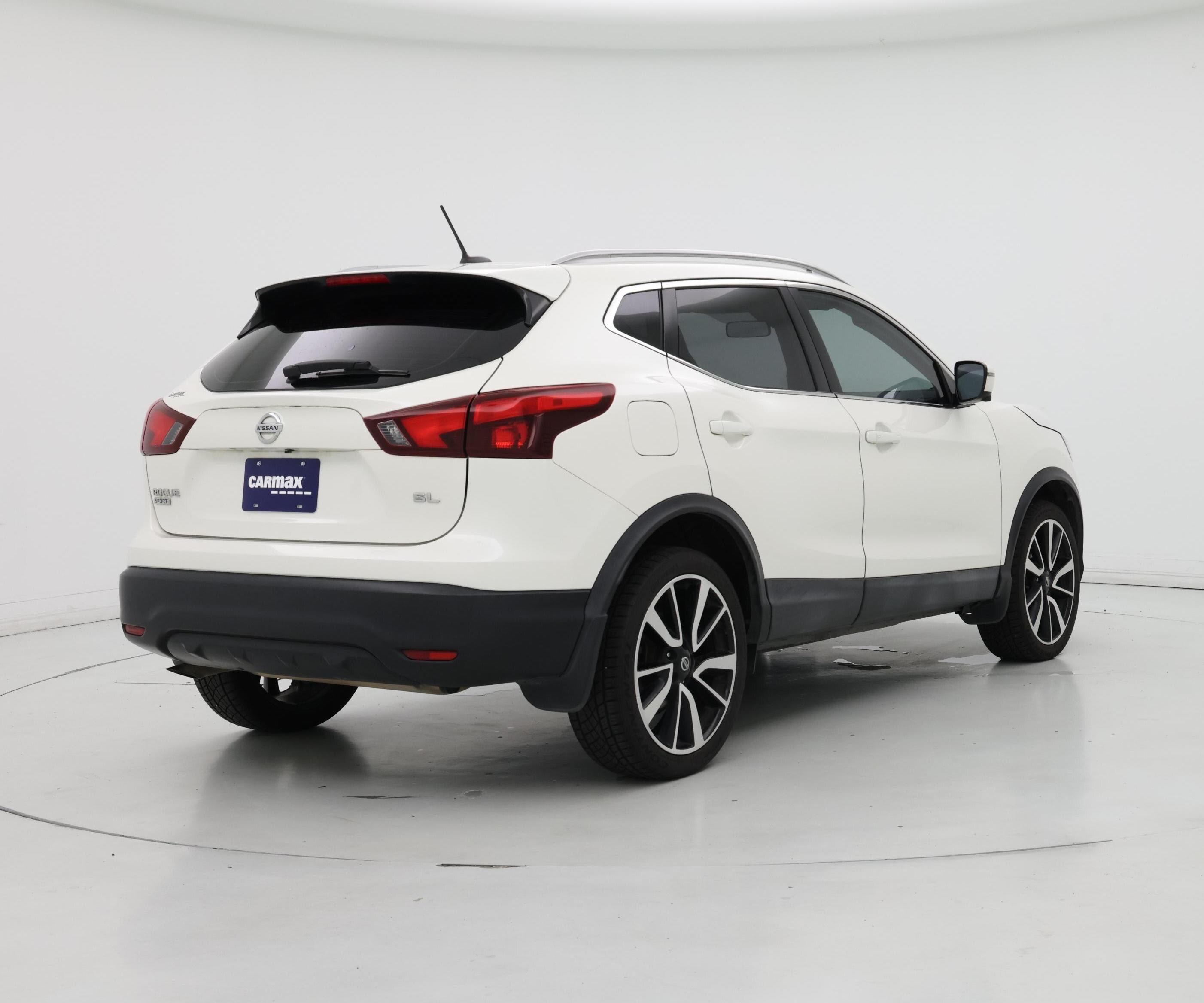 Thumbnail: 2017 Nissan Rogue Sport - 8