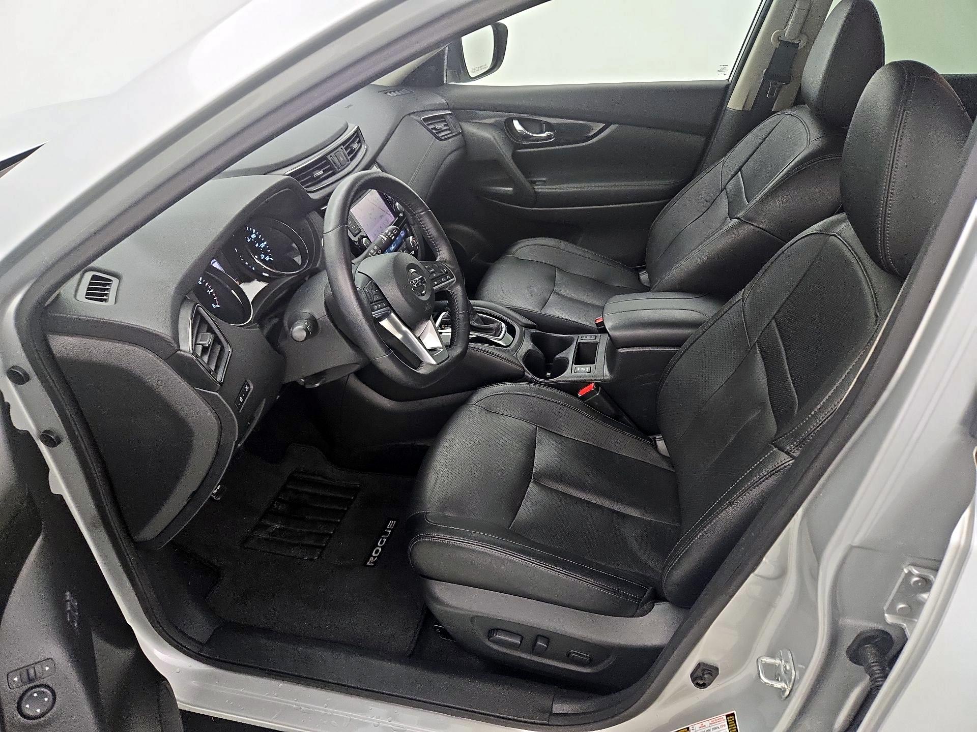 Thumbnail: 2018 Nissan Rogue - 11