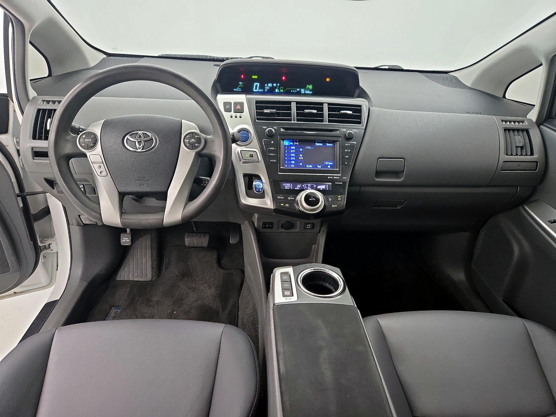 Thumbnail: 2013 Toyota Prius v - 9