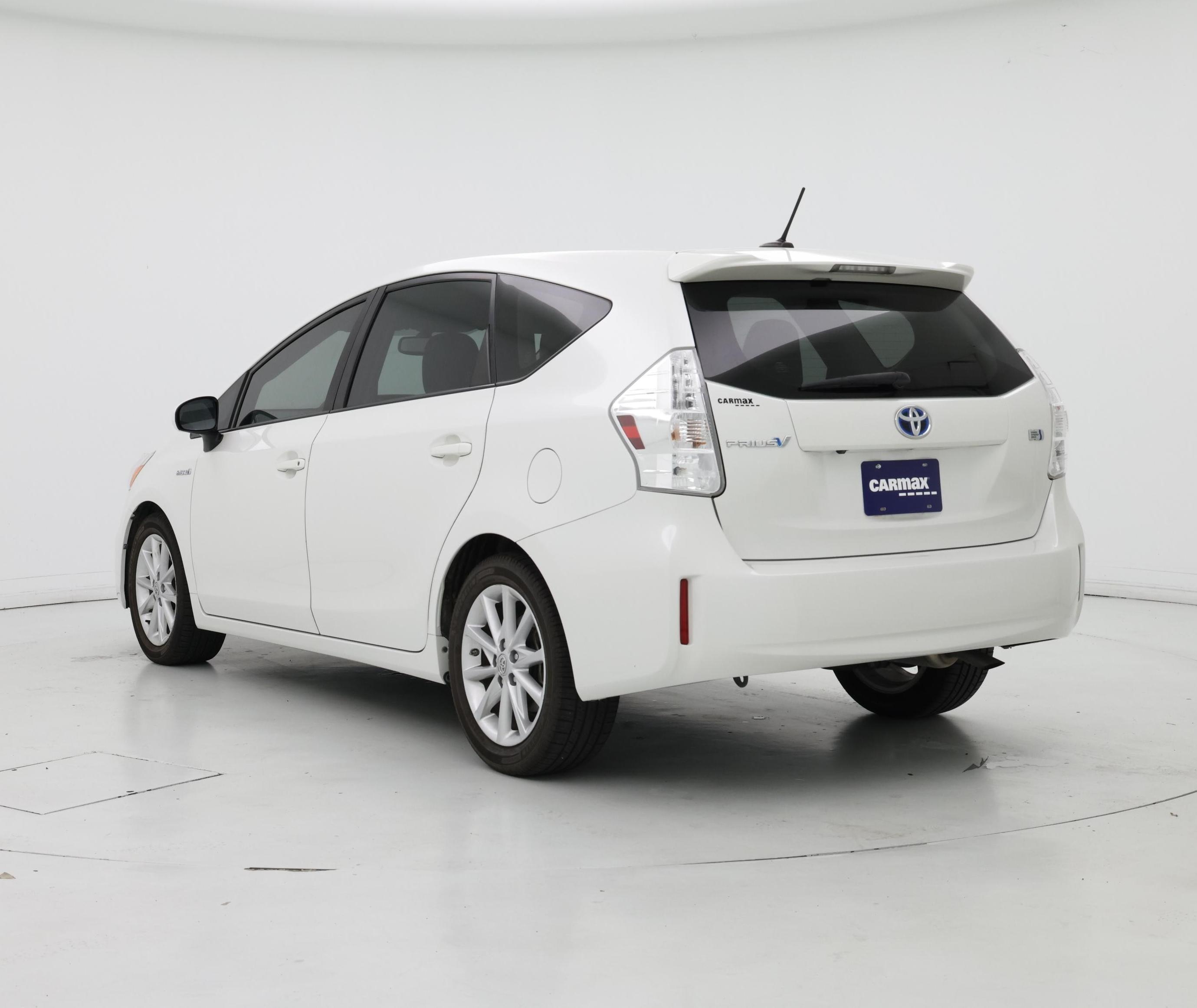 Thumbnail: 2013 Toyota Prius v - 2