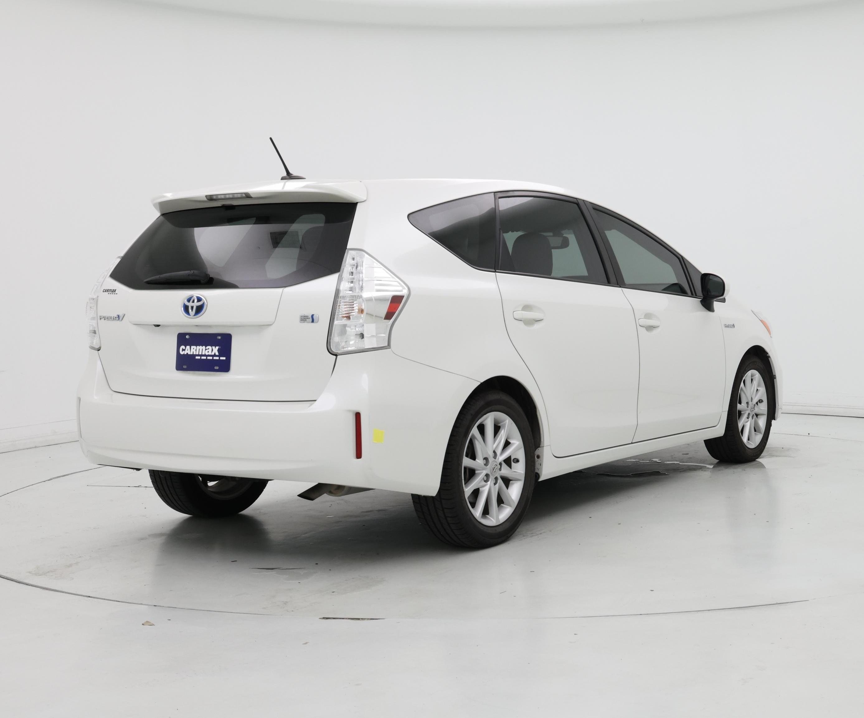 Thumbnail: 2013 Toyota Prius v - 8