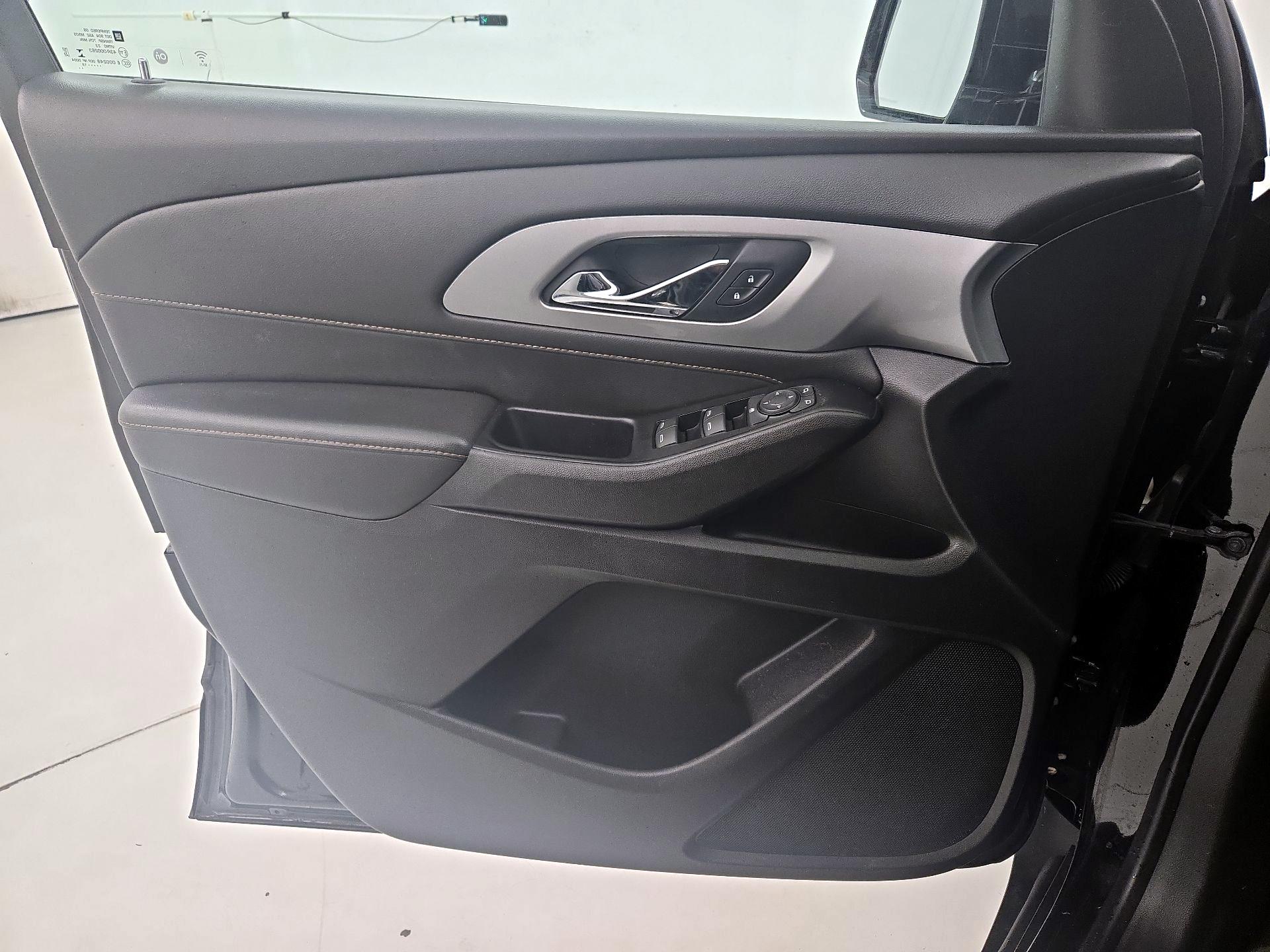 Thumbnail: 2019 Chevrolet Traverse - 12