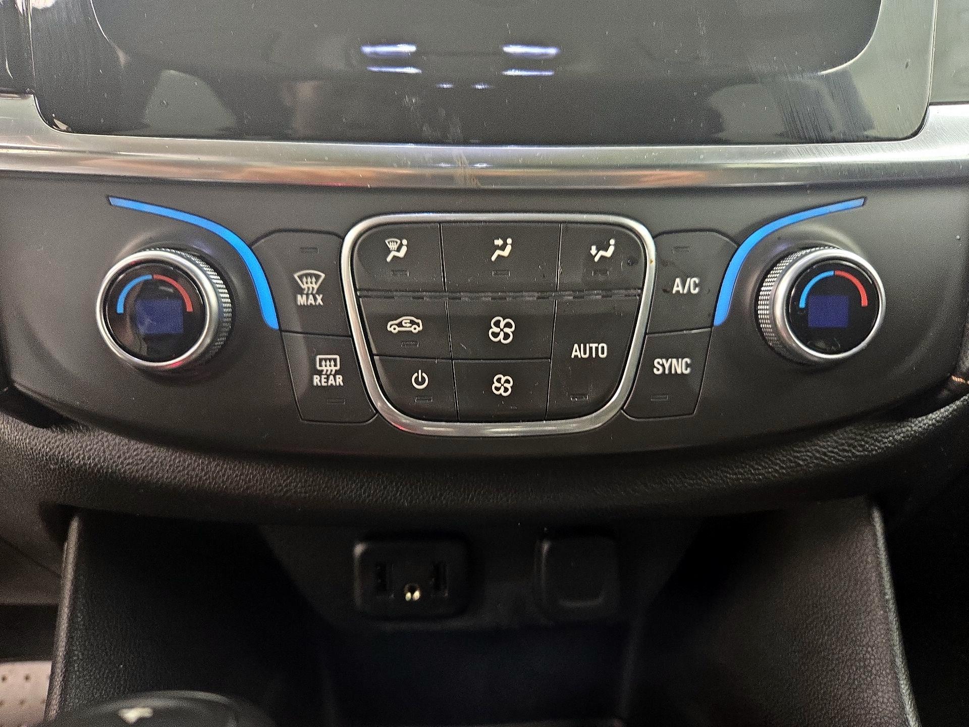Thumbnail: 2019 Chevrolet Traverse - 16