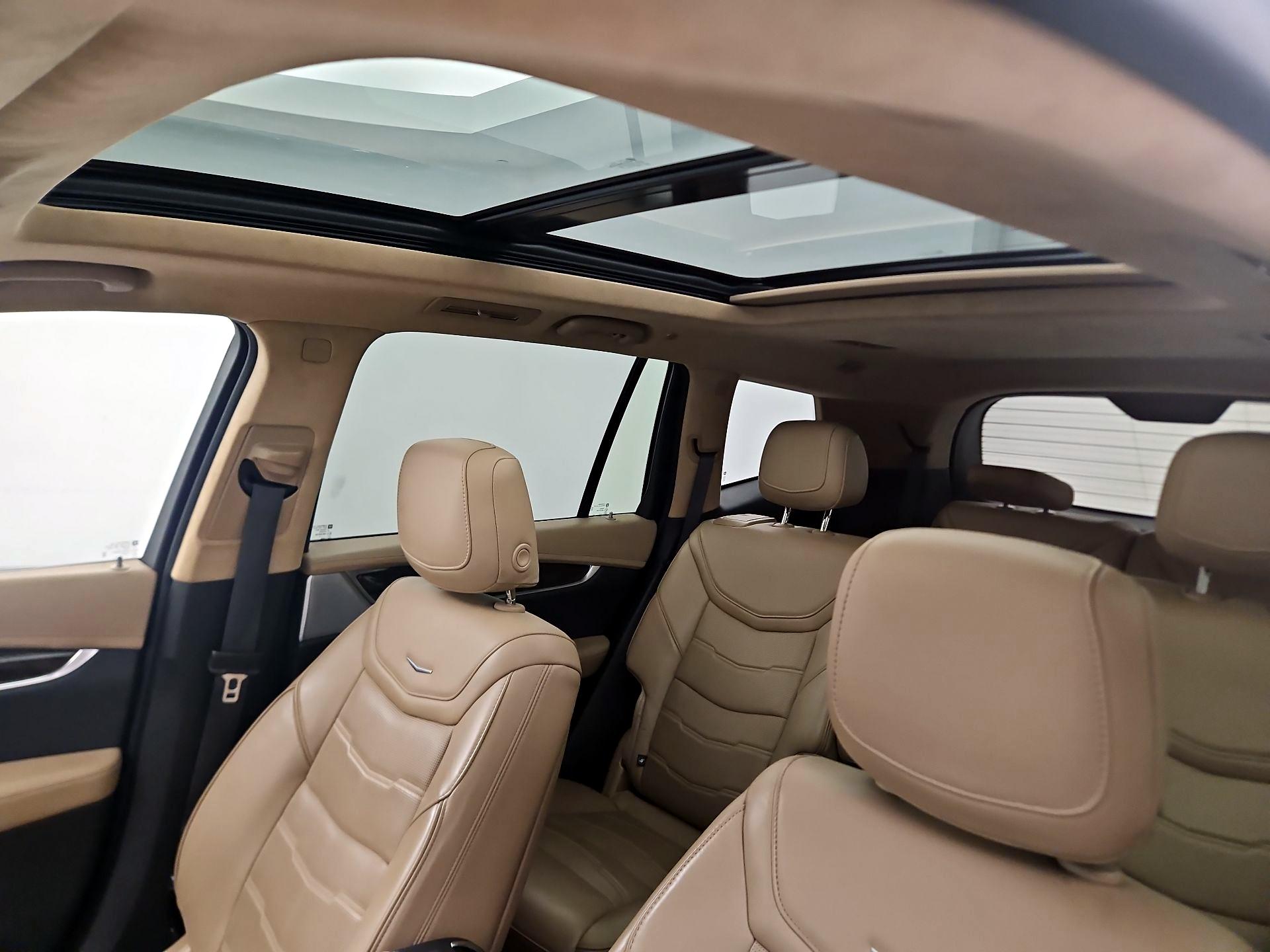 Thumbnail: 2022 Cadillac XT6 - 18